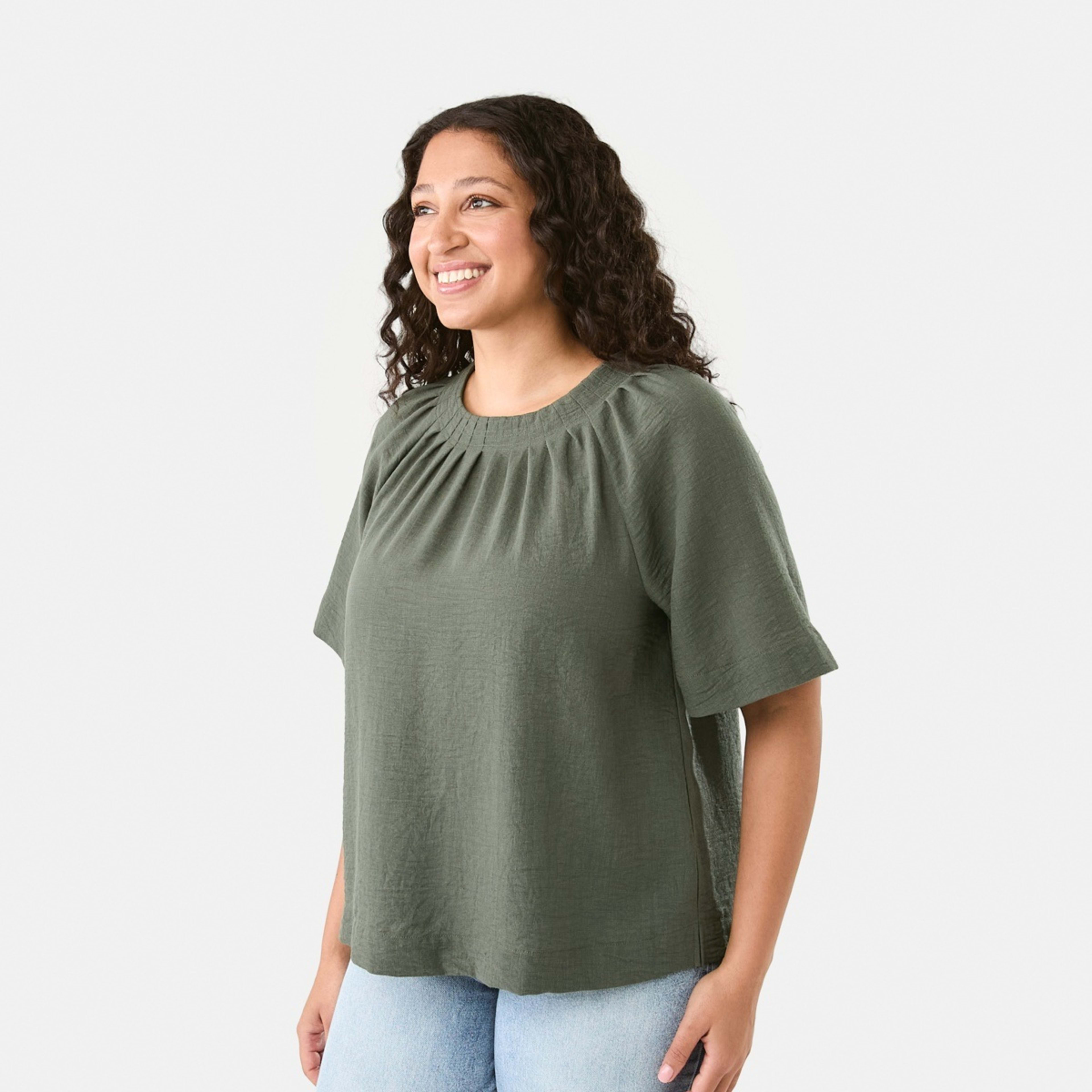 2 Short Sleeve Pleated Tuck Top Grn Olive, 2 of 7