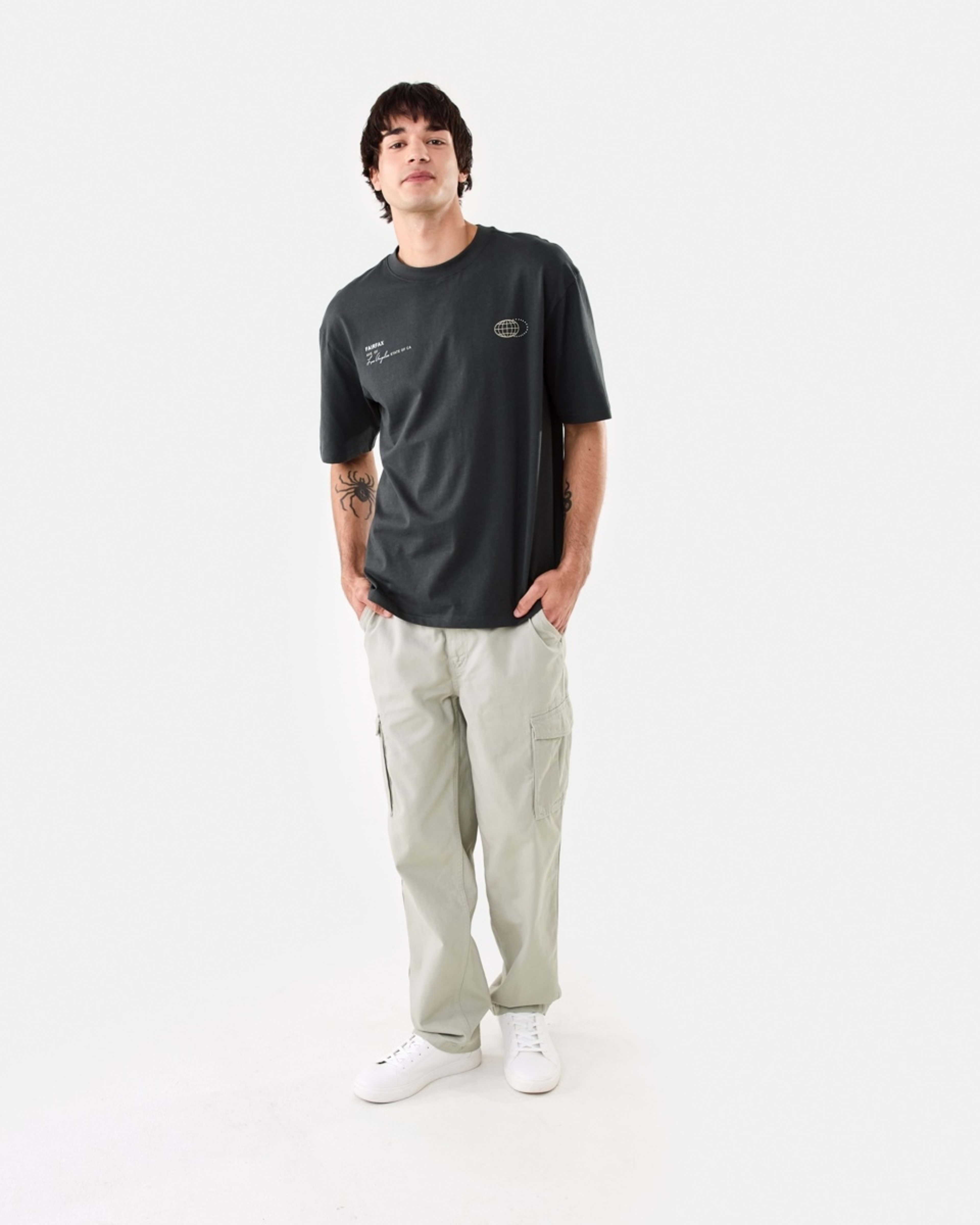 2 Oversized Print T-shirt Fairfax, 2 of 10