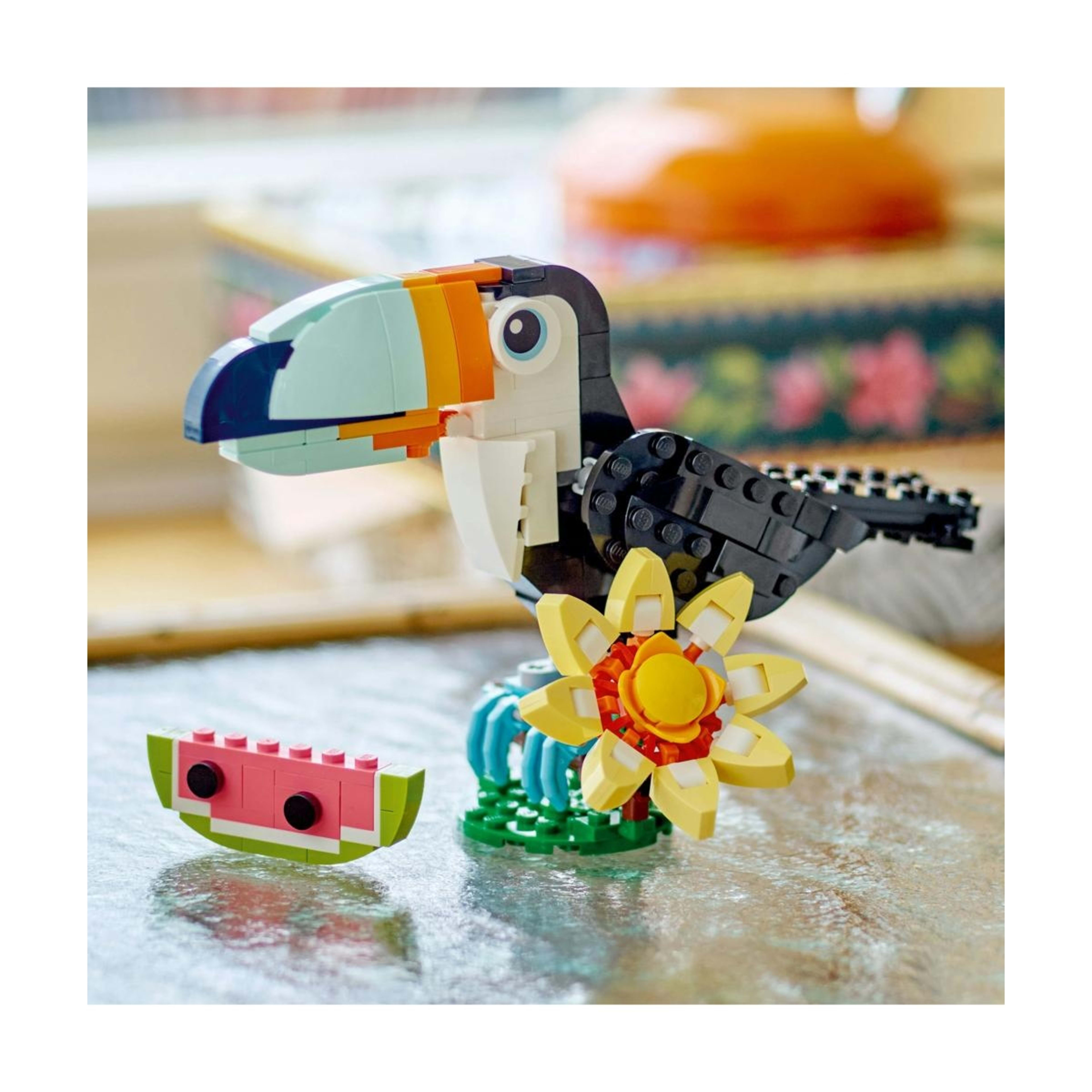 9 LEGO Creator Wild Animals: Tropical Toucan 31173, 9 of 10