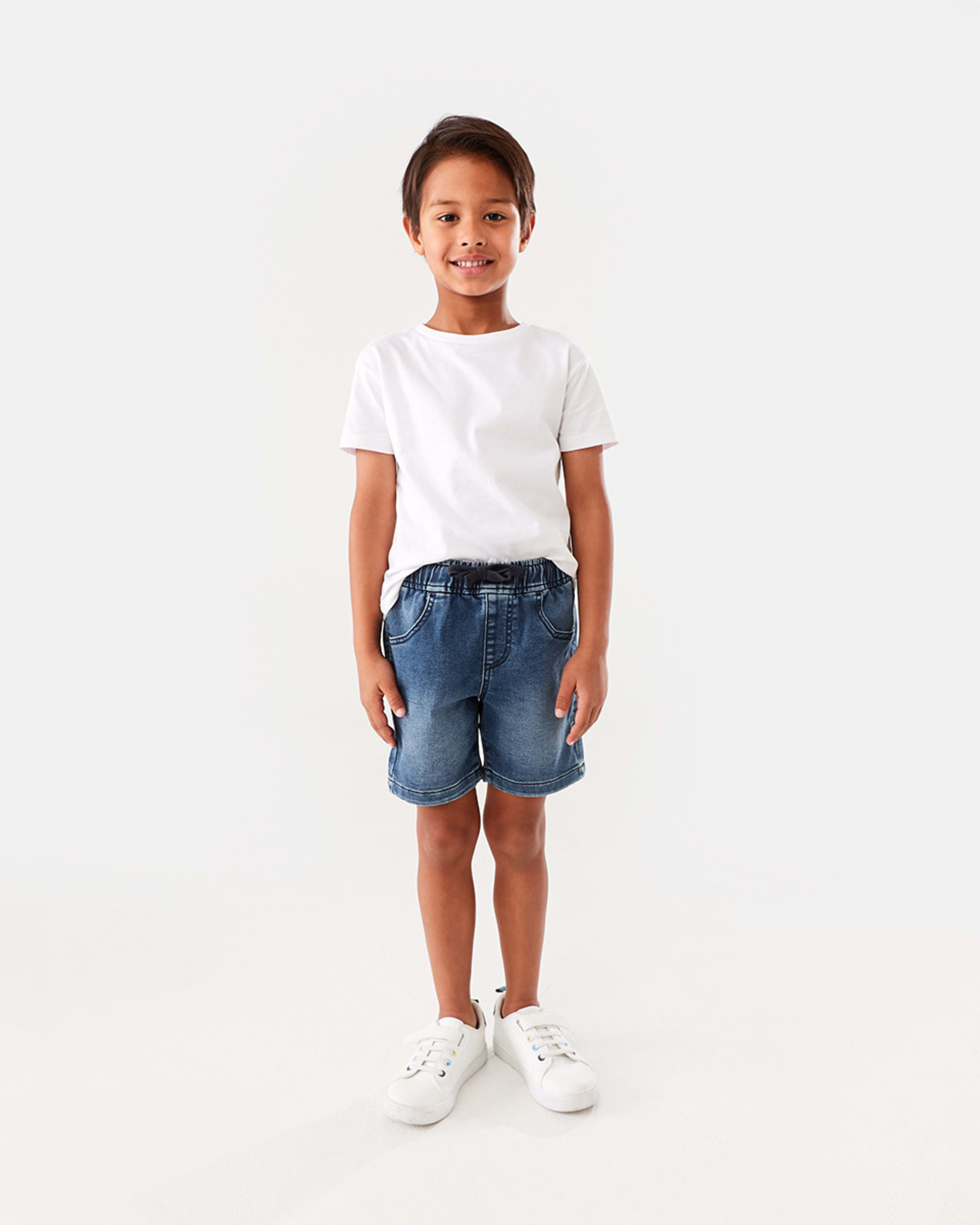 4 Knit Denim Shorts Mid Wash, 4 of 7