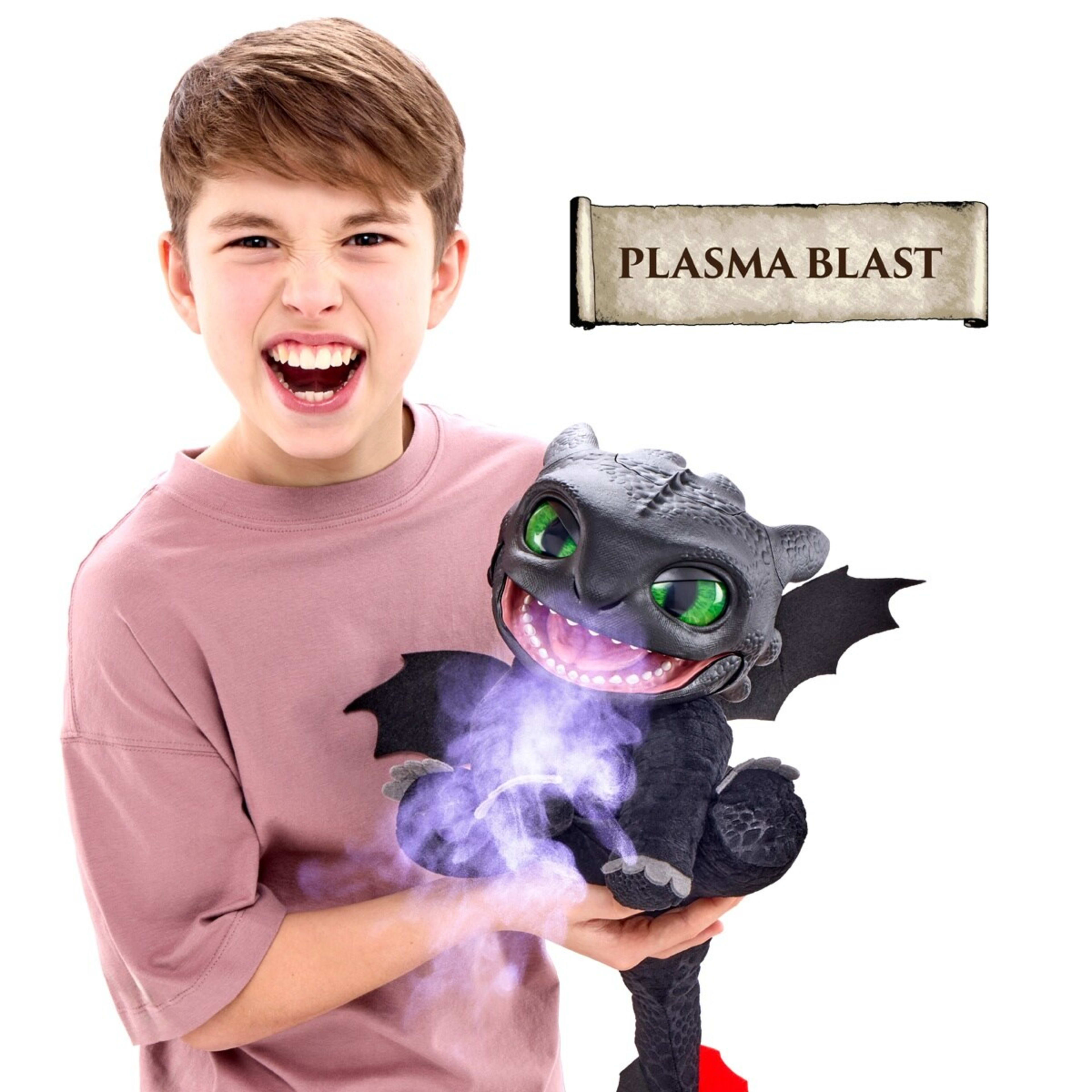 3 DreamWorks How To Train Your Dragon: RealFX Toothless Action Figure, 3 of 8