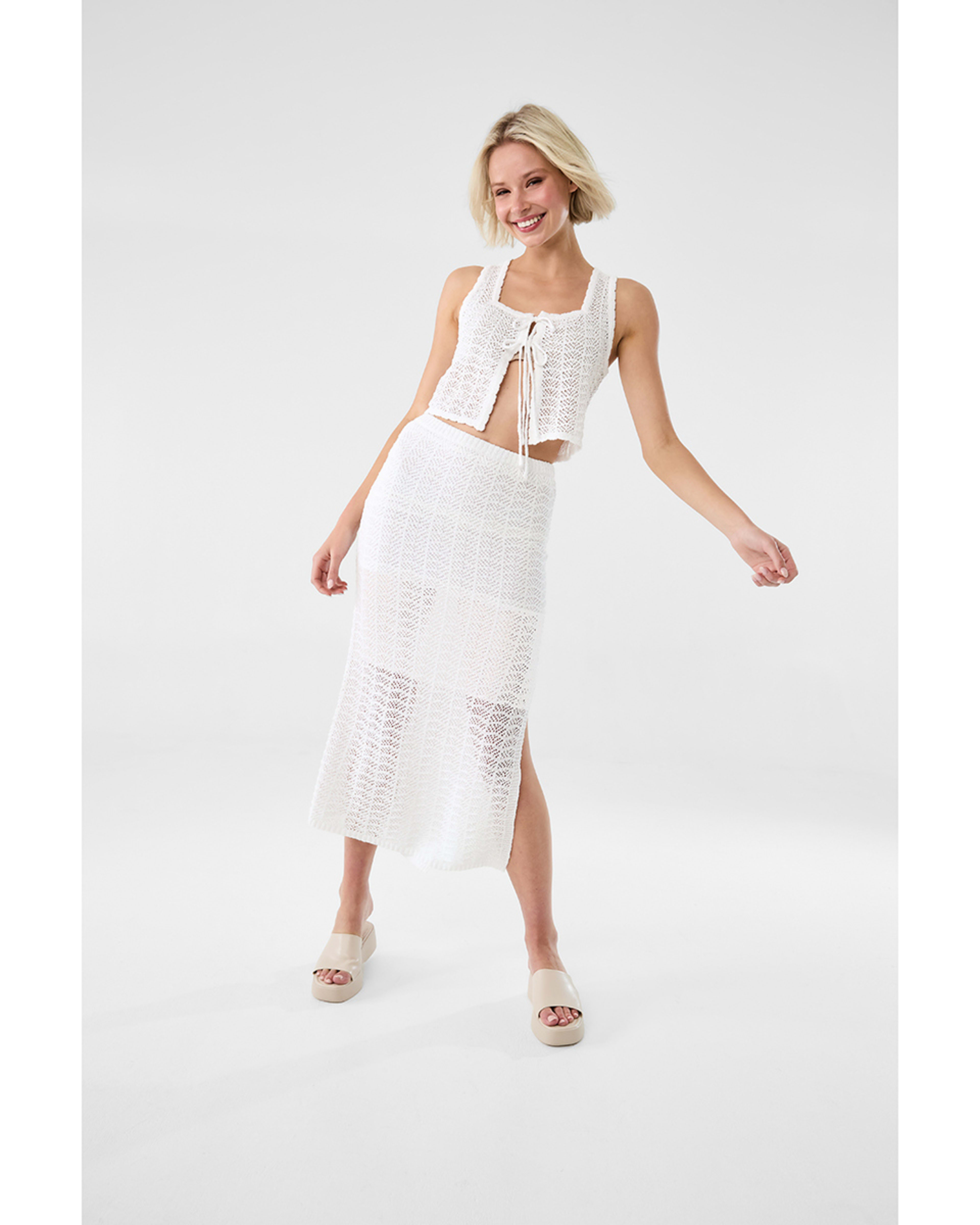 9 Sleeveless True Knit Tie Front Top White, 9 of 9