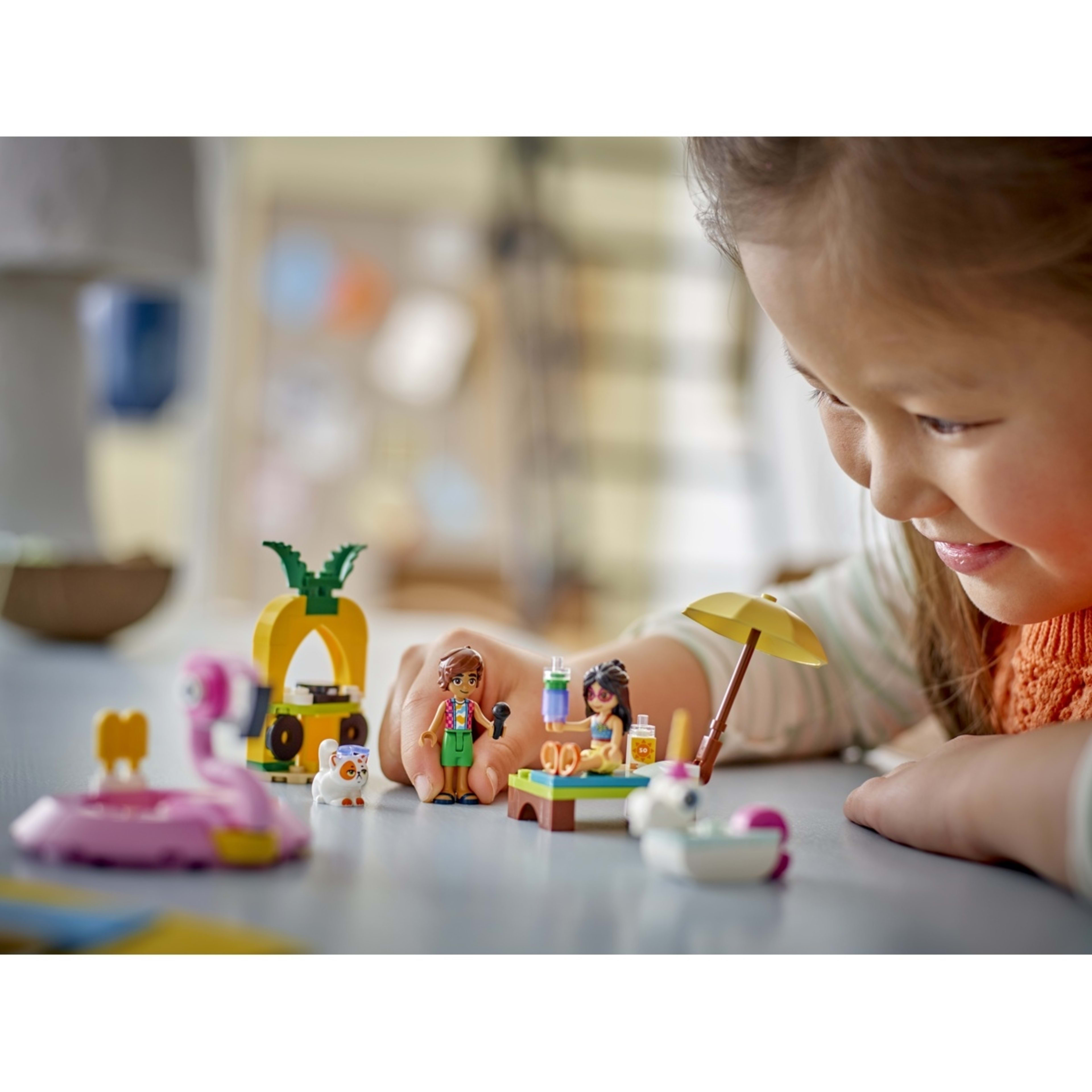 7 LEGO Friends Unicorn & Flamingo Pool Party 42658, 7 of 11
