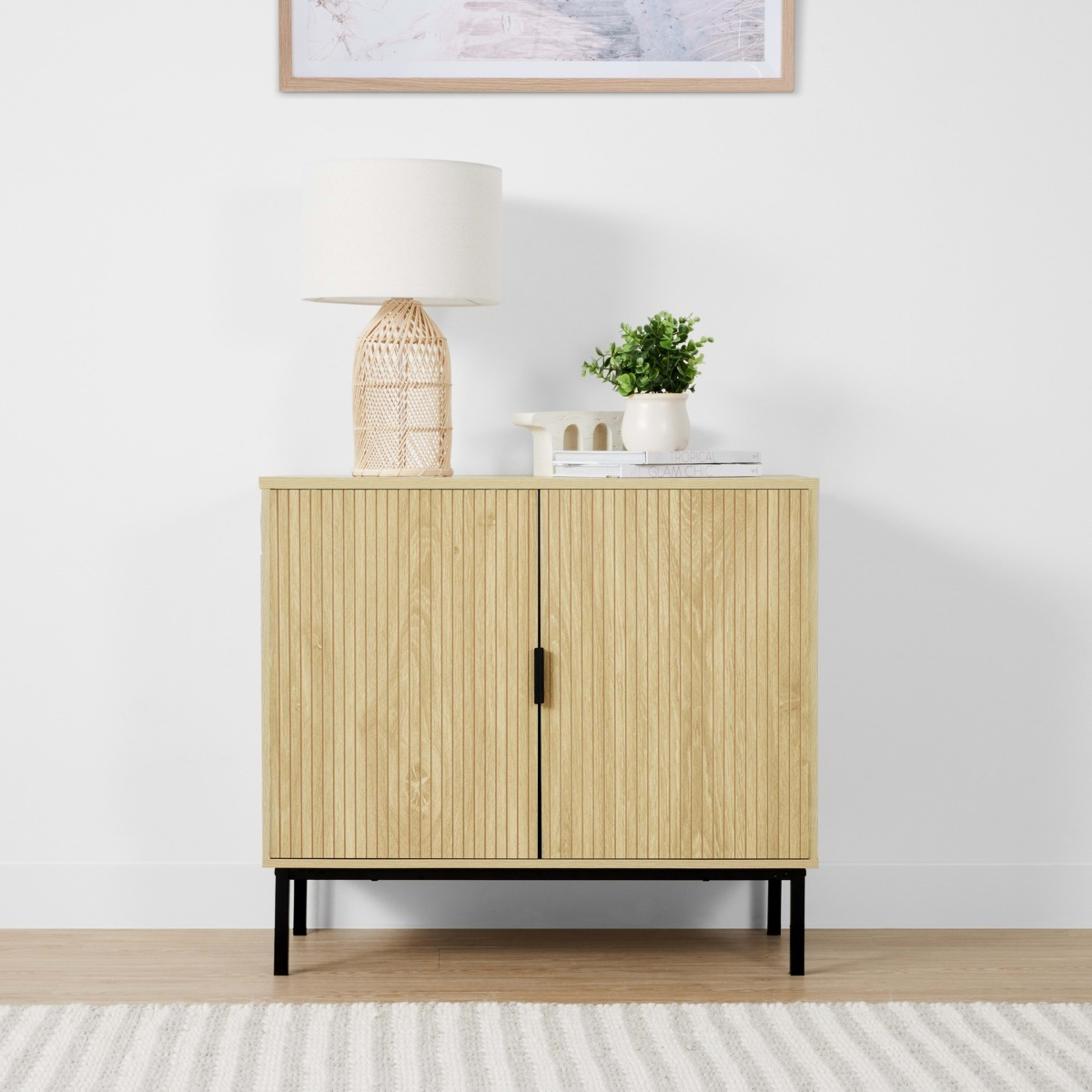 1 Isla Cabinet with Adjustable Shelves