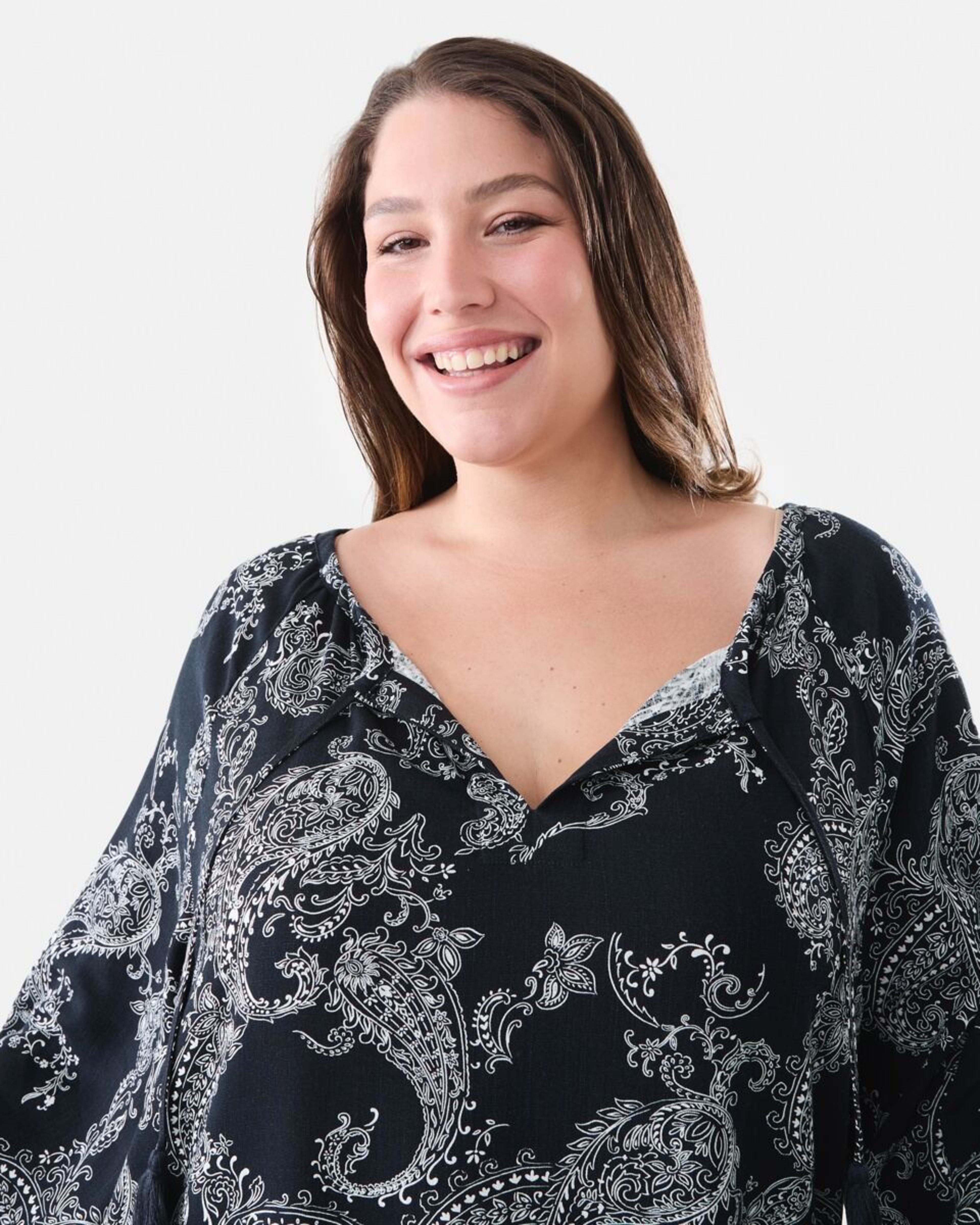 4 Curve Long Sleeve Tassel Blouse Nvy Paisly, 4 of 6