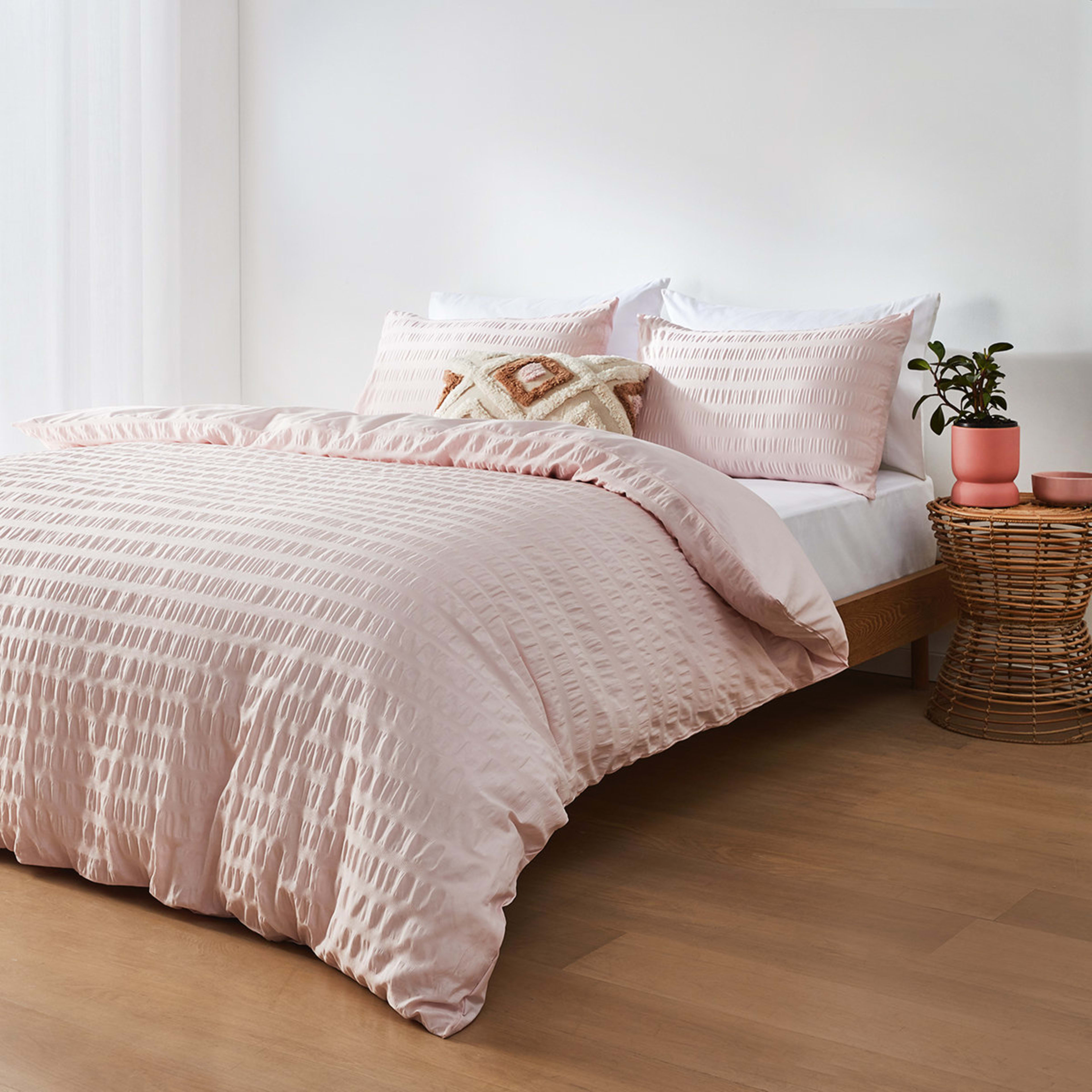 Amity Seersucker Quilt Cover Set King Bed, Pink Kmart