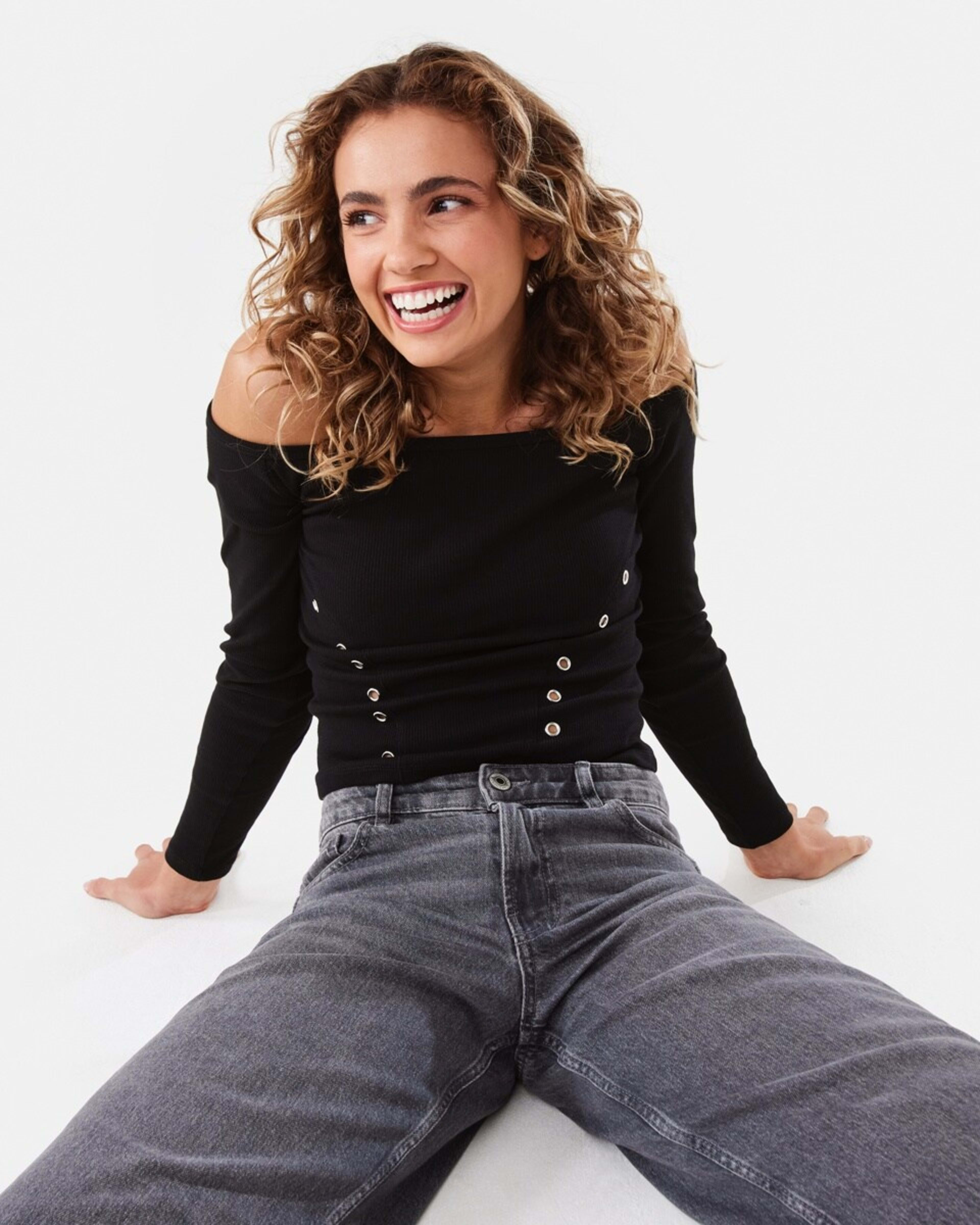 8 Long Sleeve Stud Detail Top Black, 8 of 8