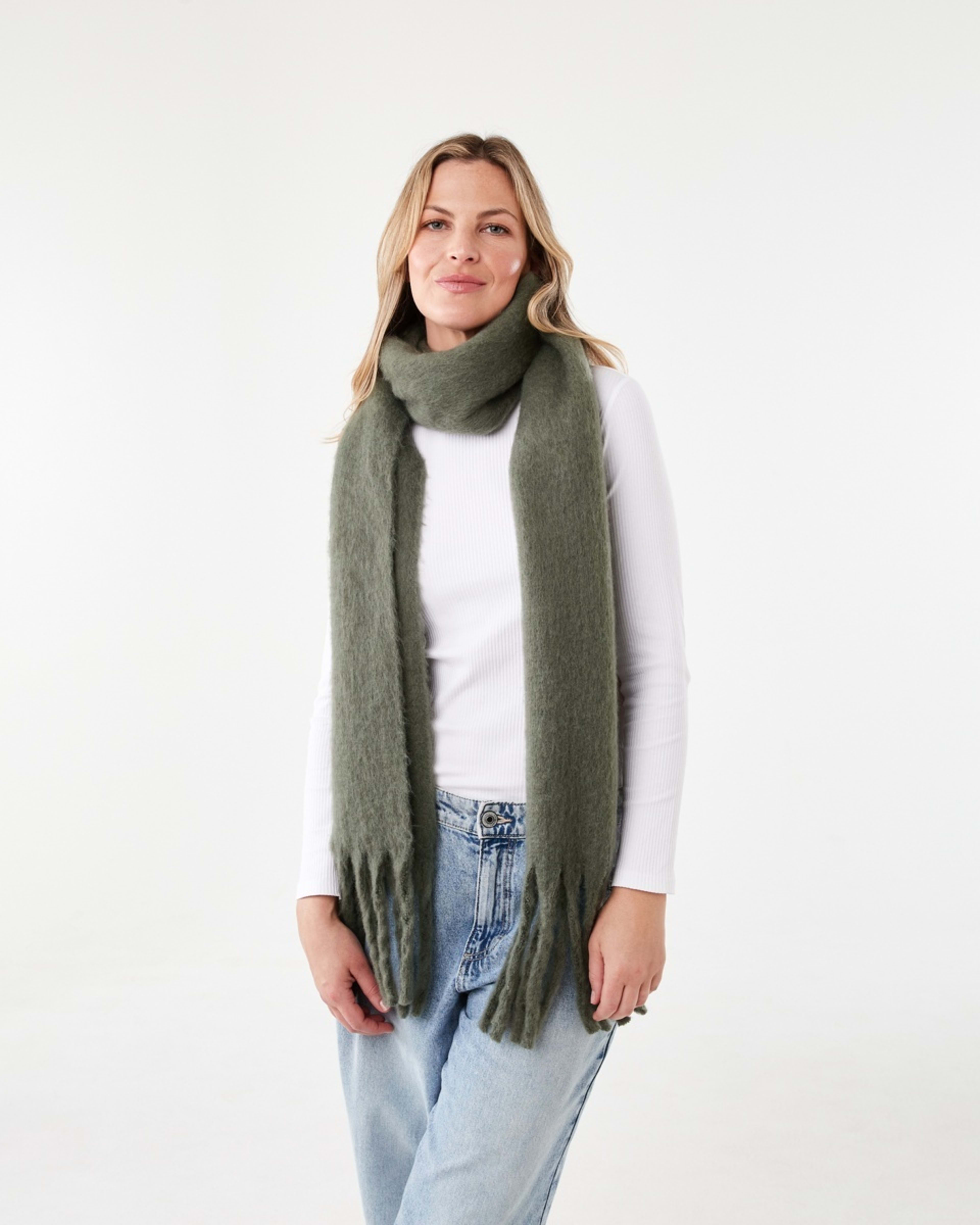 3 Fluffy Scarf Grn Olive, 3 of 3