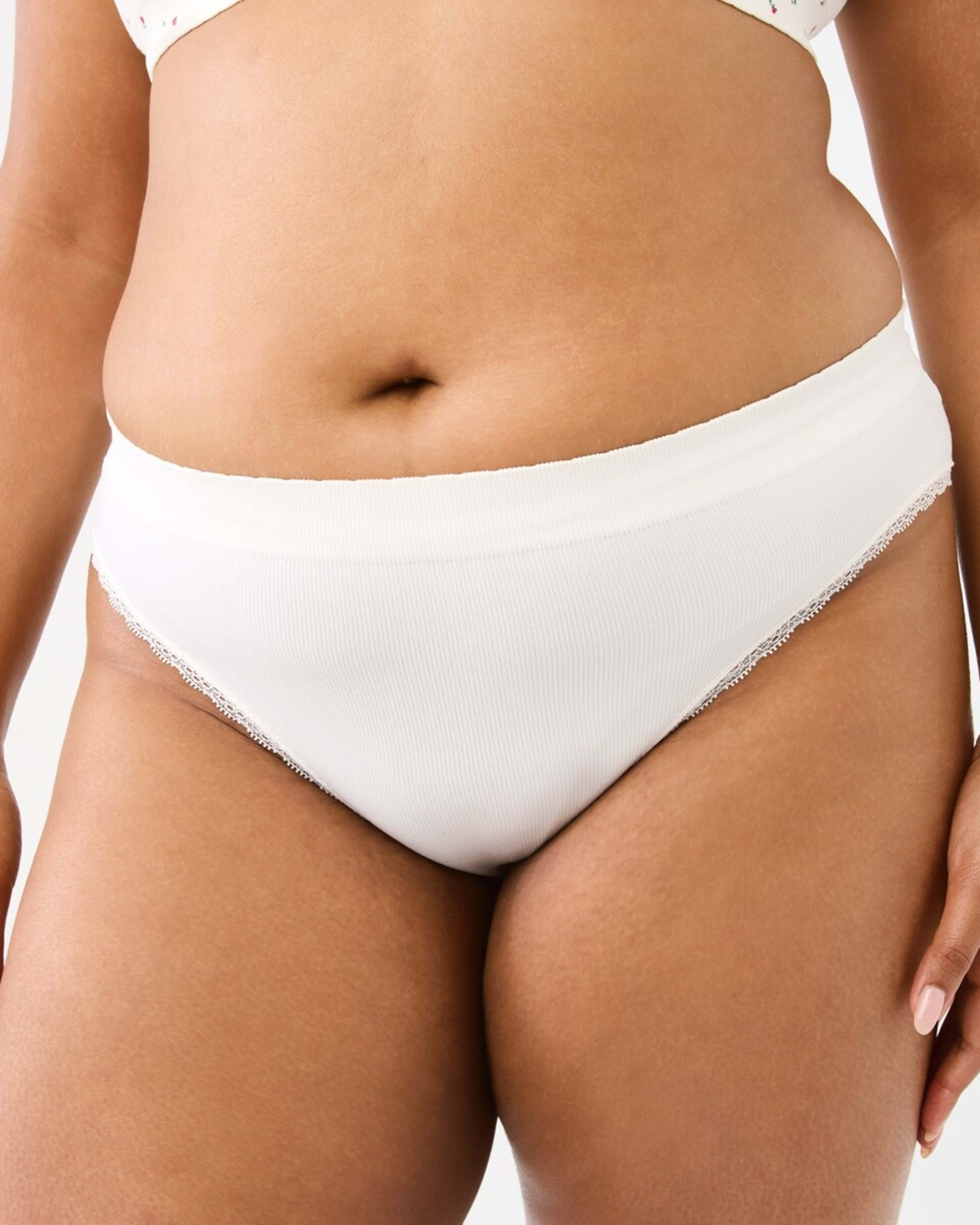 8 3 Pack Seamfree Bikini Briefs Wild Flowr, 8 of 10