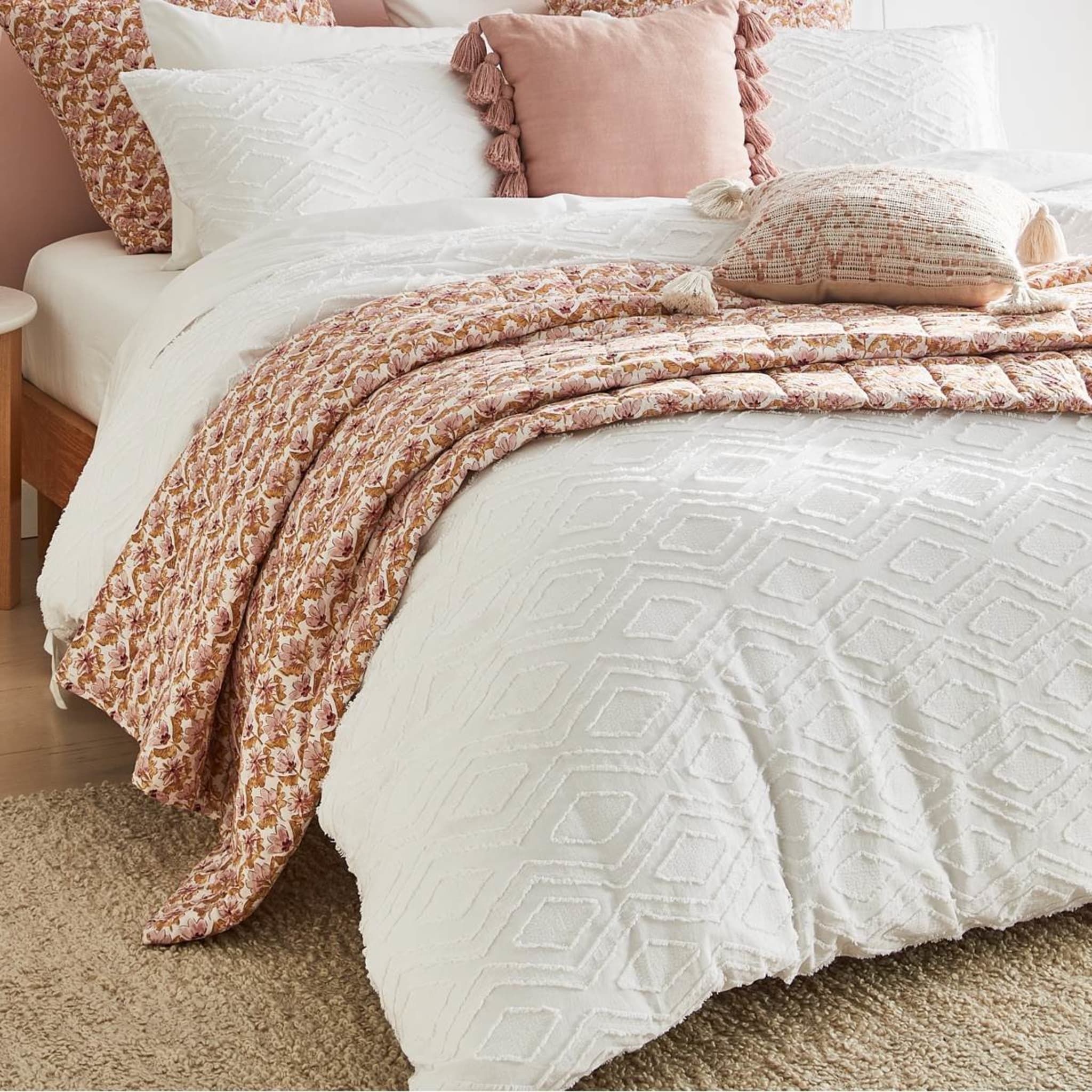 Freya Coverlet Queen/King Bed Kmart