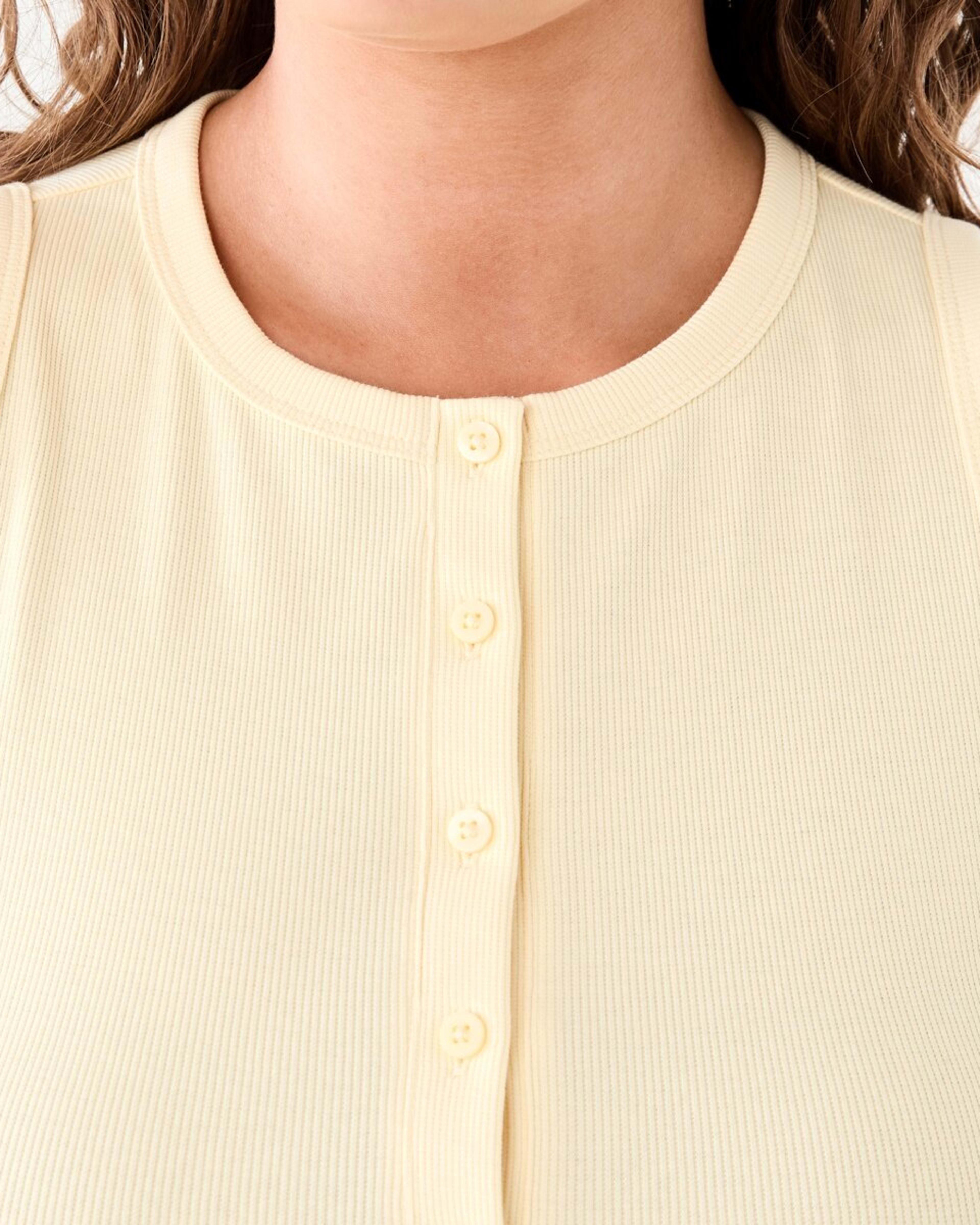 5 Sleeveless Rib Button Tank FLAN, 5 of 5