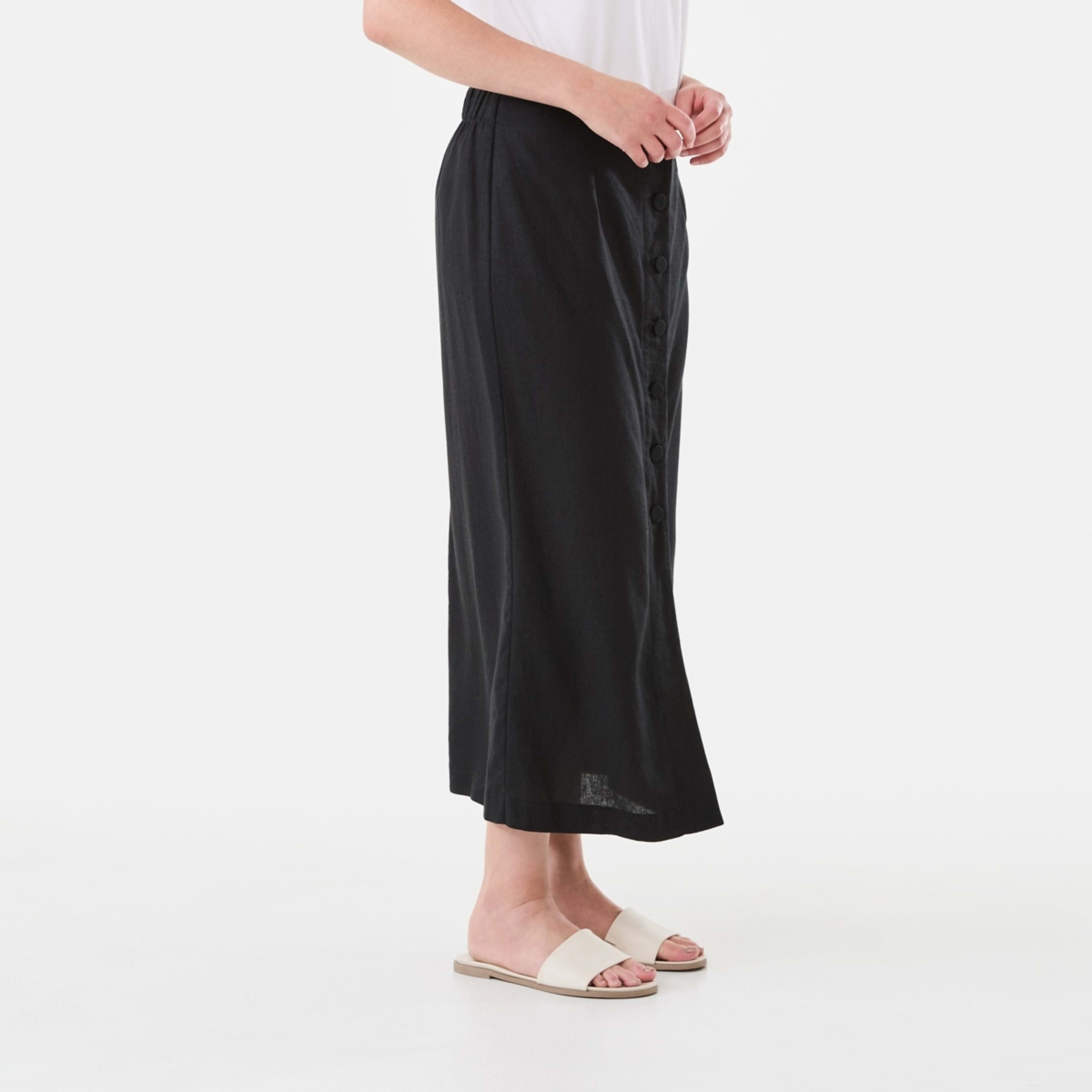 2 Button Through Midi Skirt Black, 2 of 4