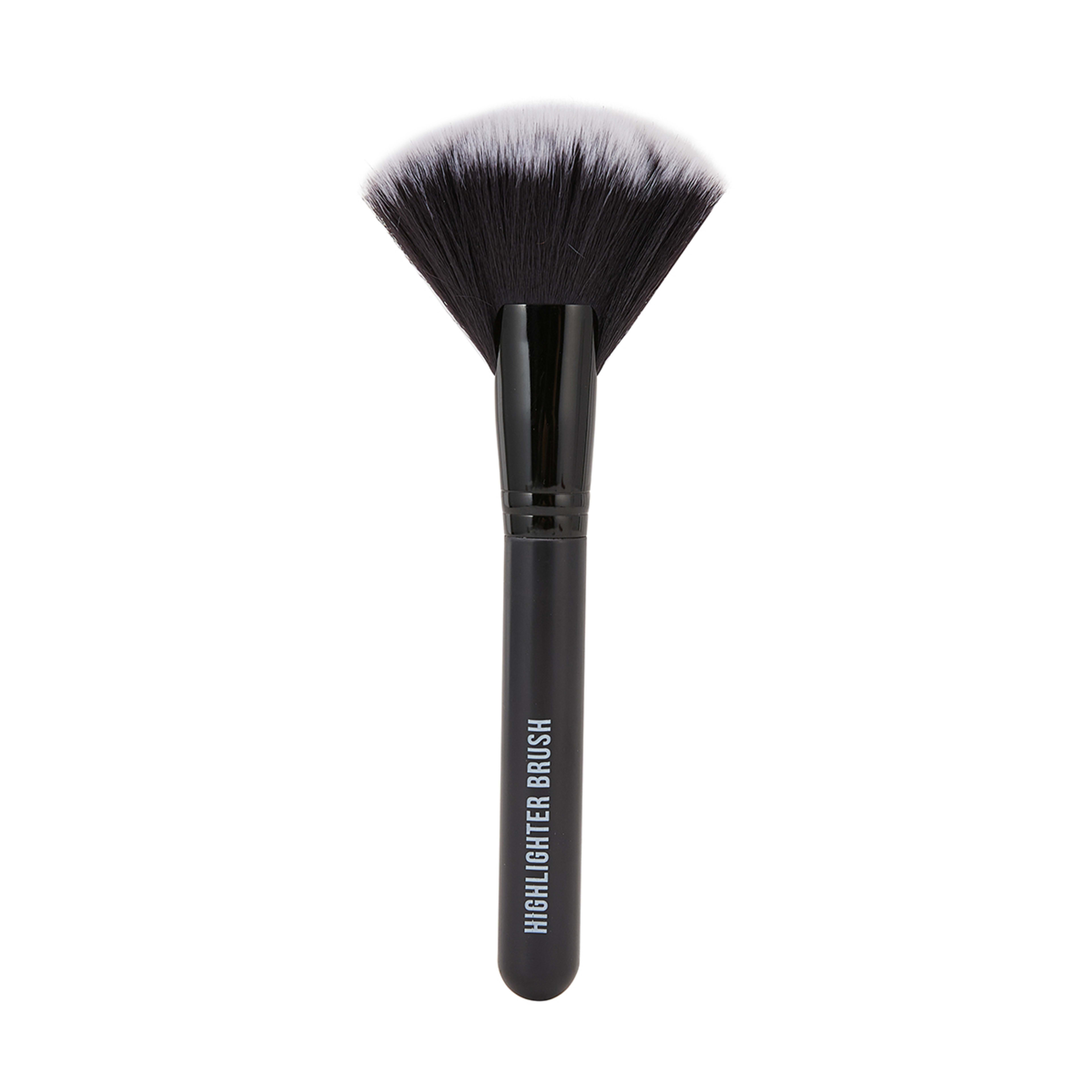 1 OXX Cosmetics Highlighter Brush - Black