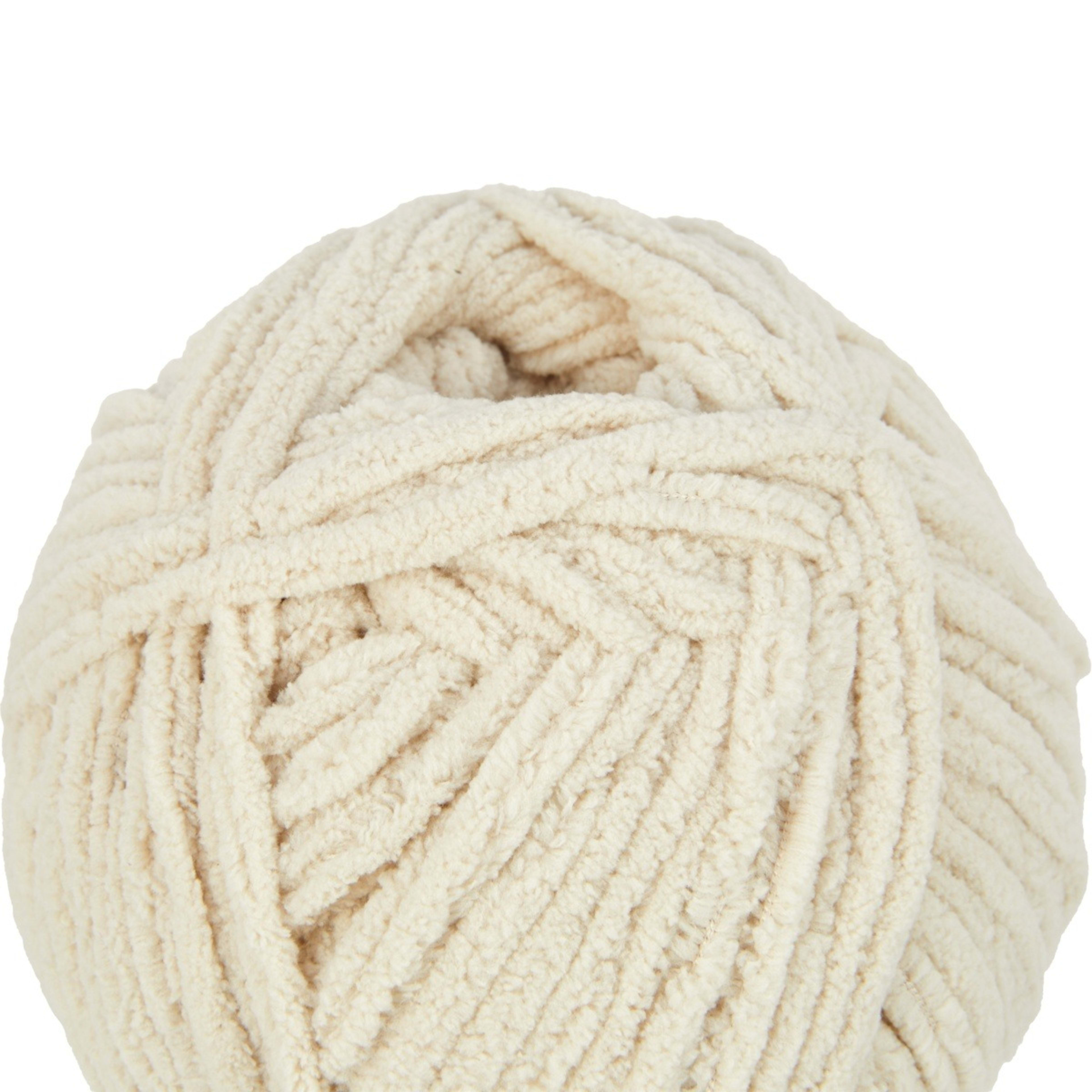 3 Blanket Yarn - Beige, 3 of 3
