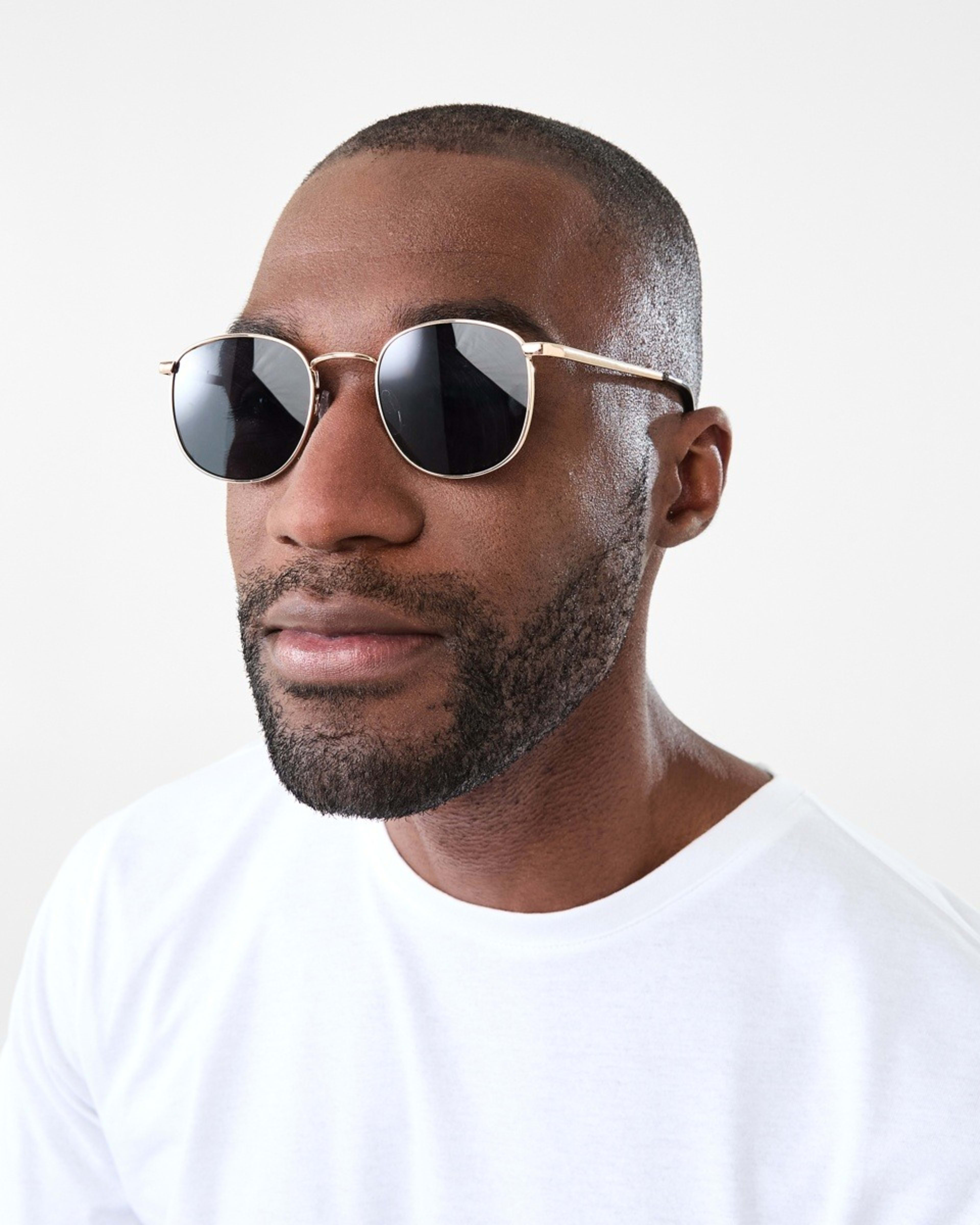 5 Classic Round Metal Sunglasses Gold, 5 of 6