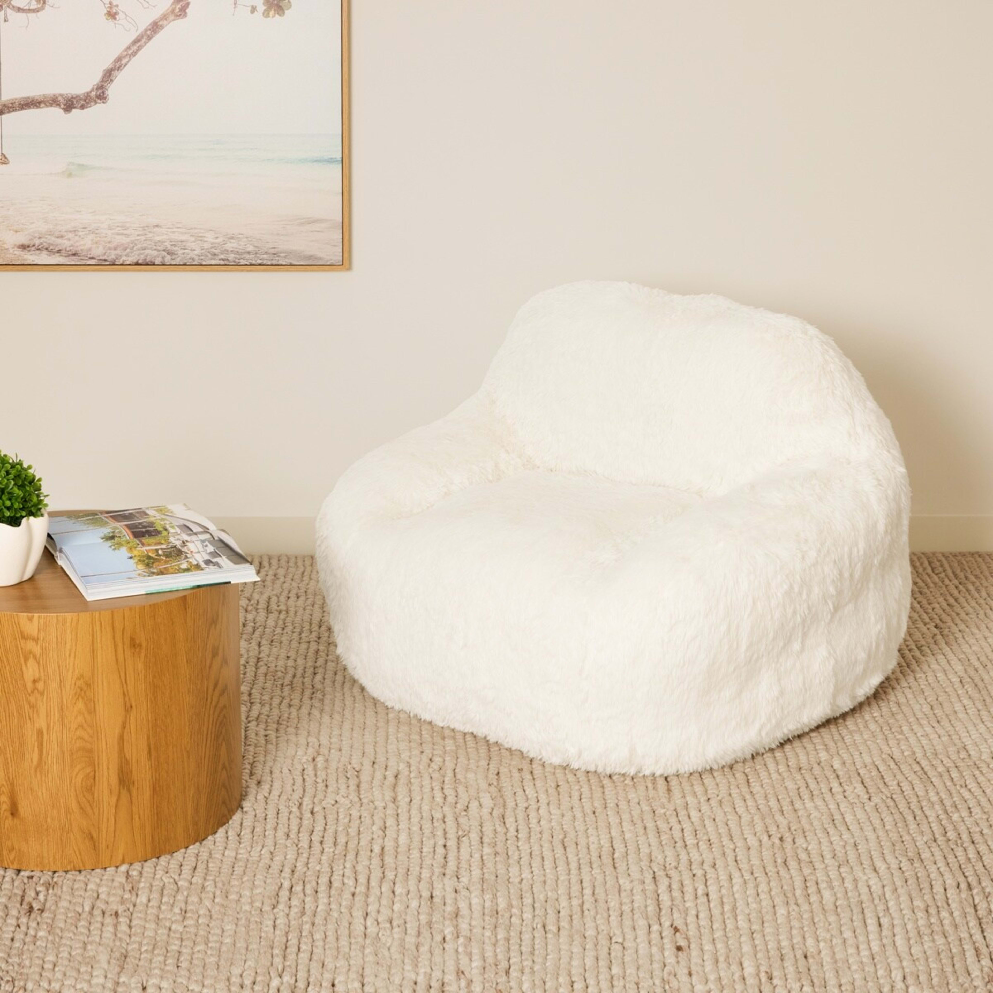 1 Faux Fur Cream Expanding Chair