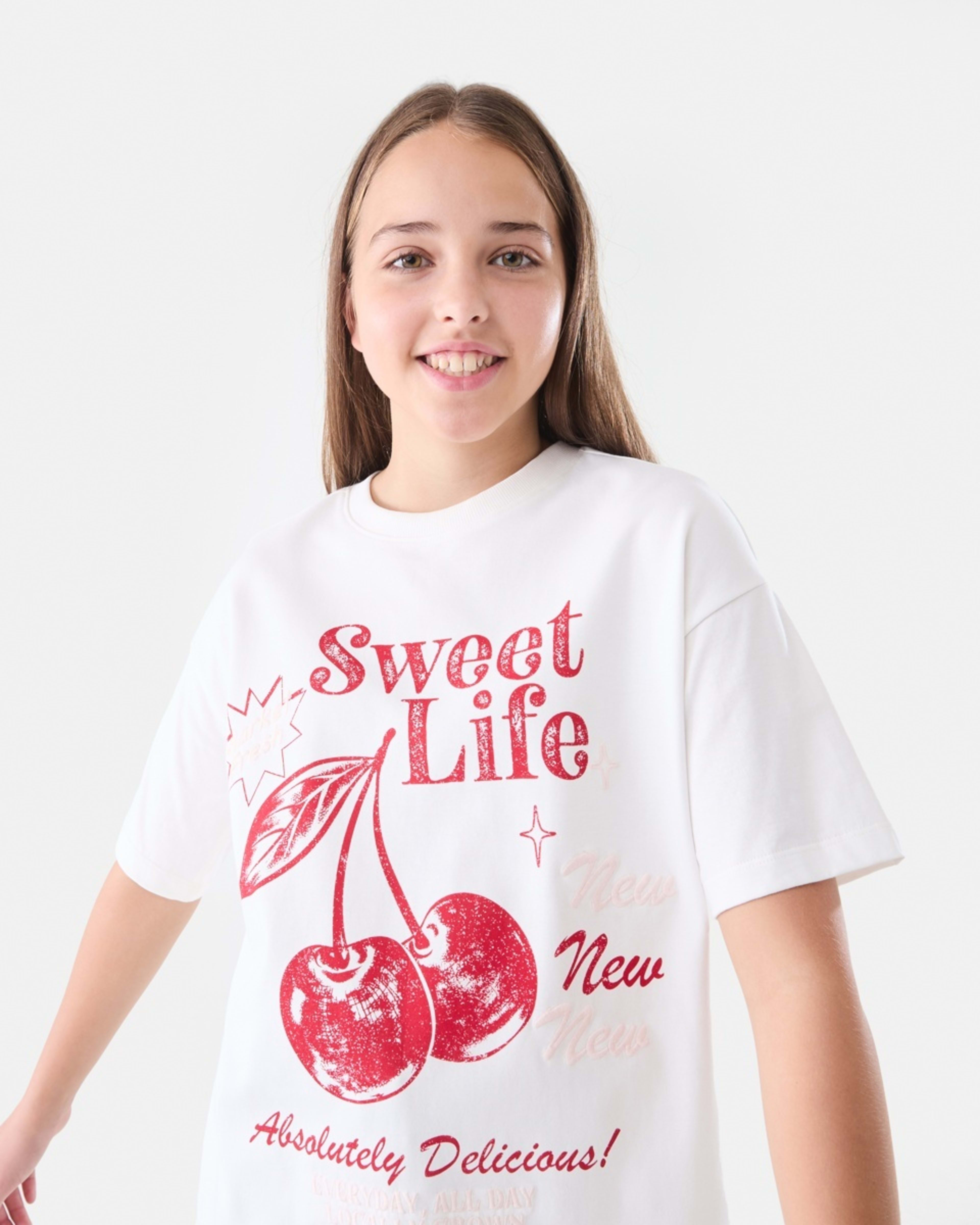 3 Oversized T-shirt Cherry, 3 of 6