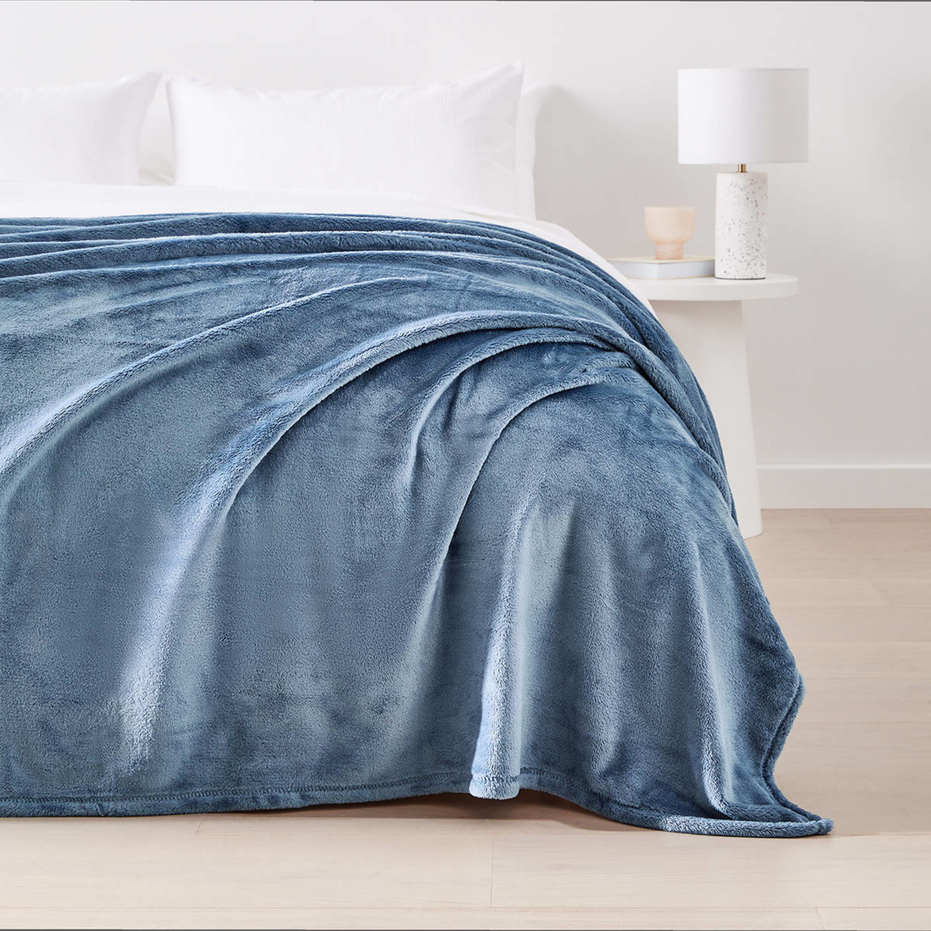 1 Plush Blanket - Single Bed, Blue, 1 of 5