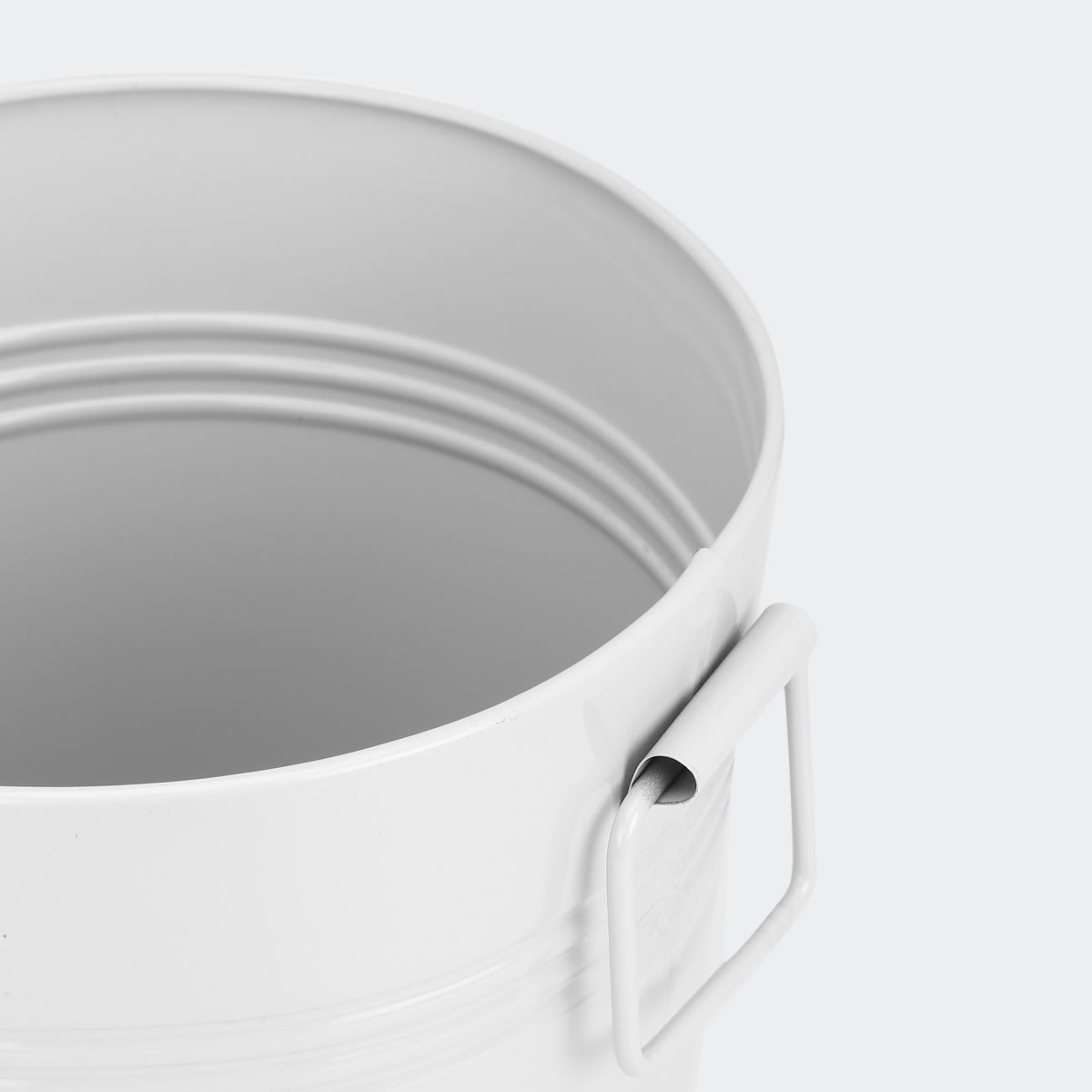 5.5L Pet Food Tin Small Kmart