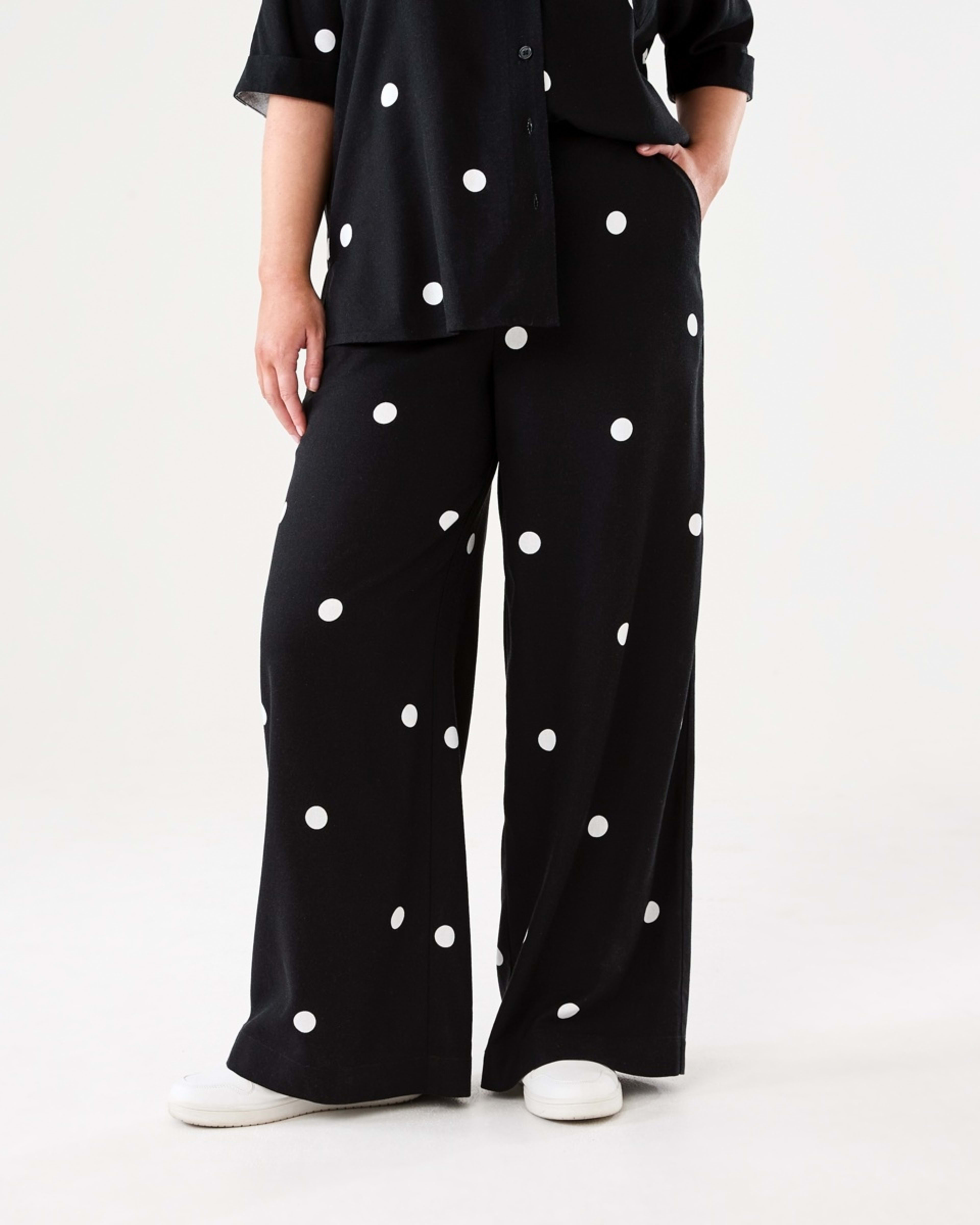 1 Textured Wide Leg Pants POLKA DOT BLACK, 1 of 6
