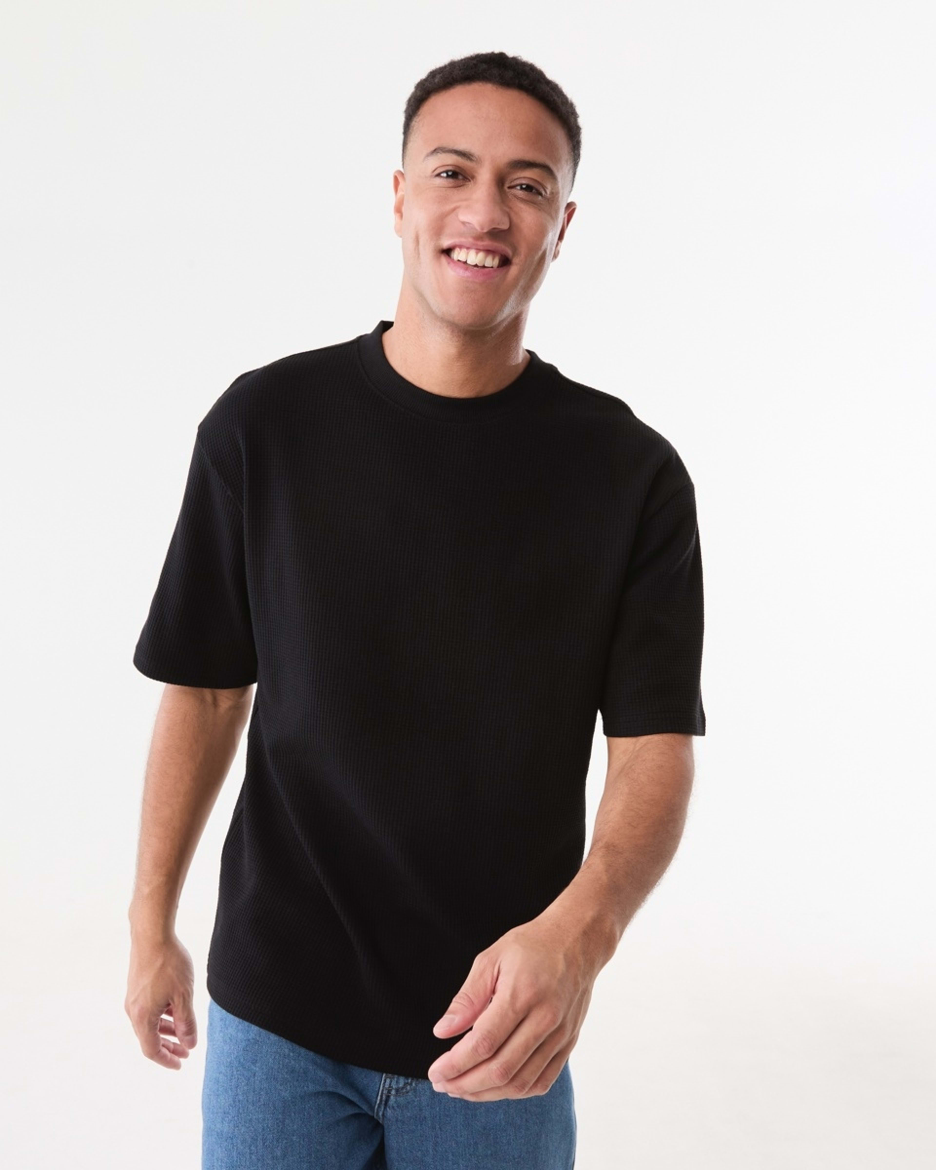 1 Oversized Waffle T-shirt BLACK, 1 of 5
