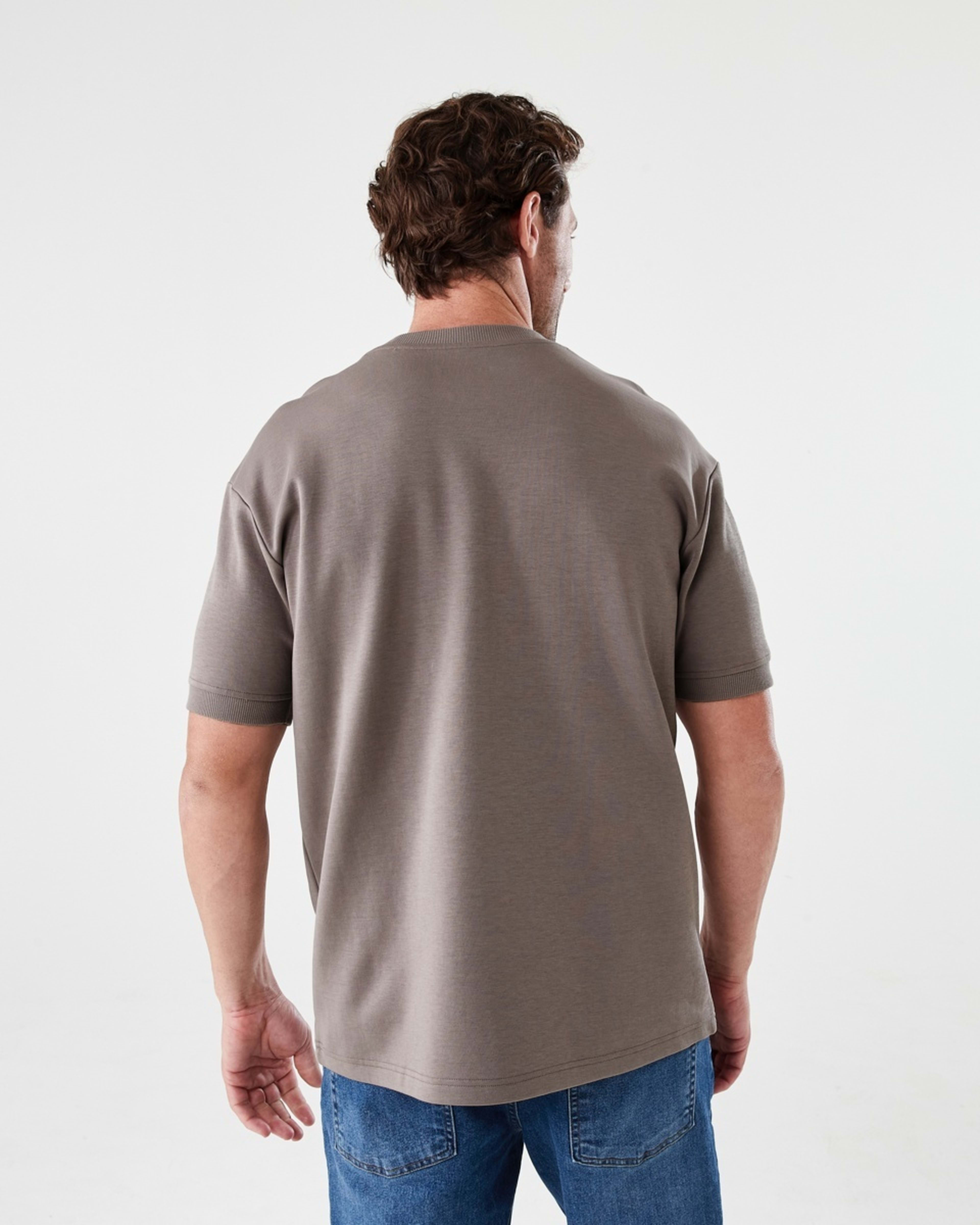 3 Oversized Interlock T-shirt DRIFT BROWN, 3 of 6