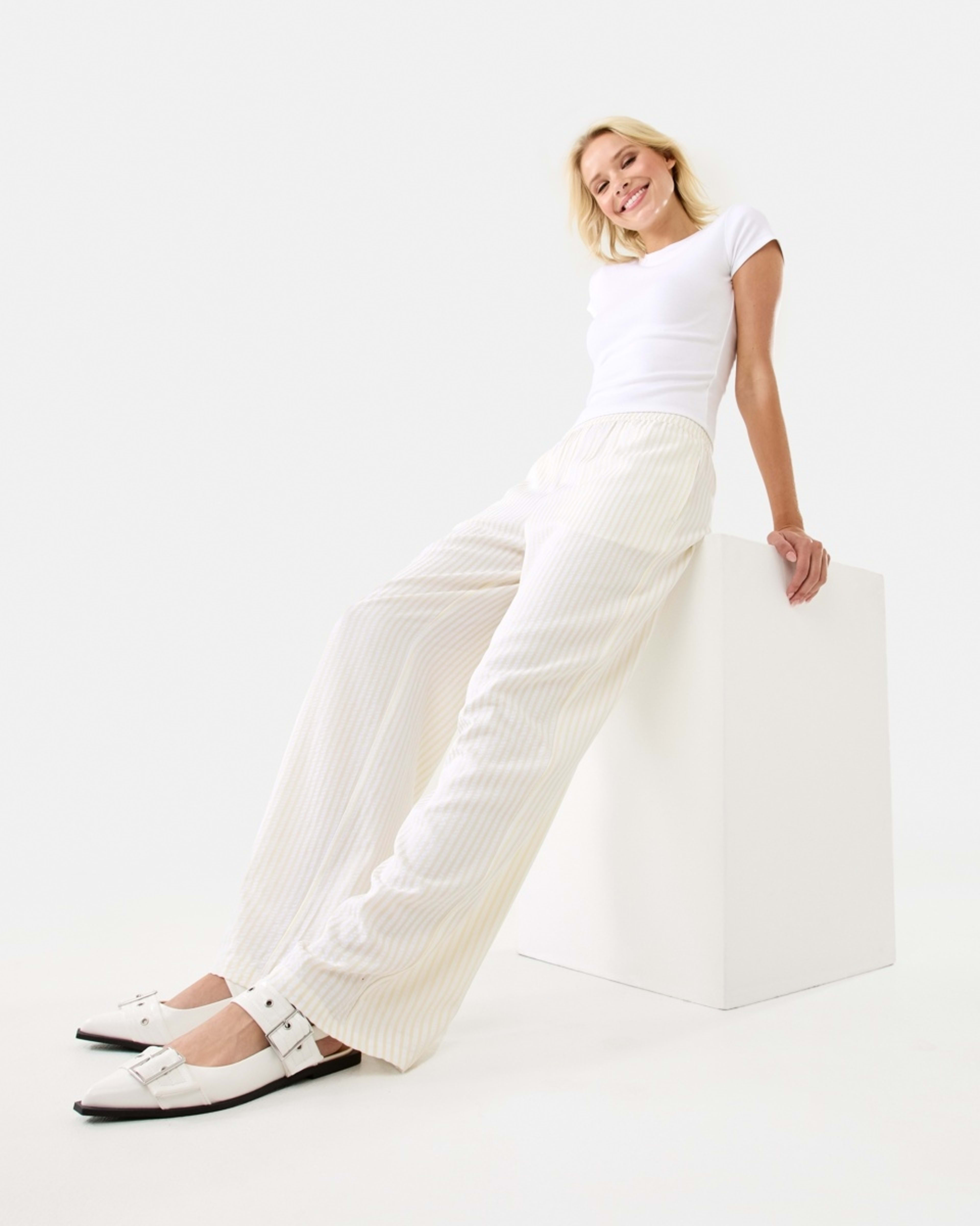7 Relaxed Pants Yllw Strp, 7 of 7