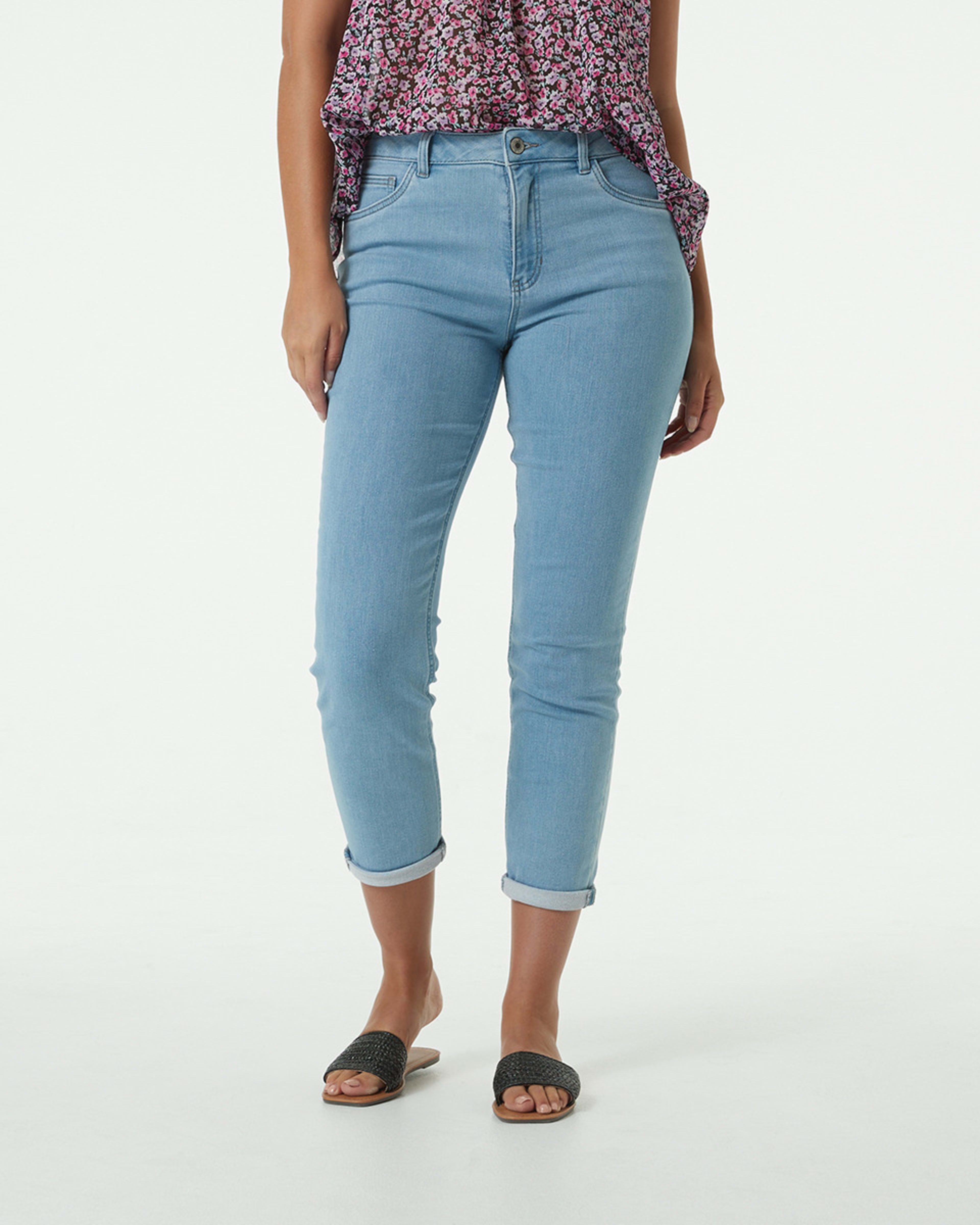 1 Boyfriend Jeans Light Wash, 1 of 5