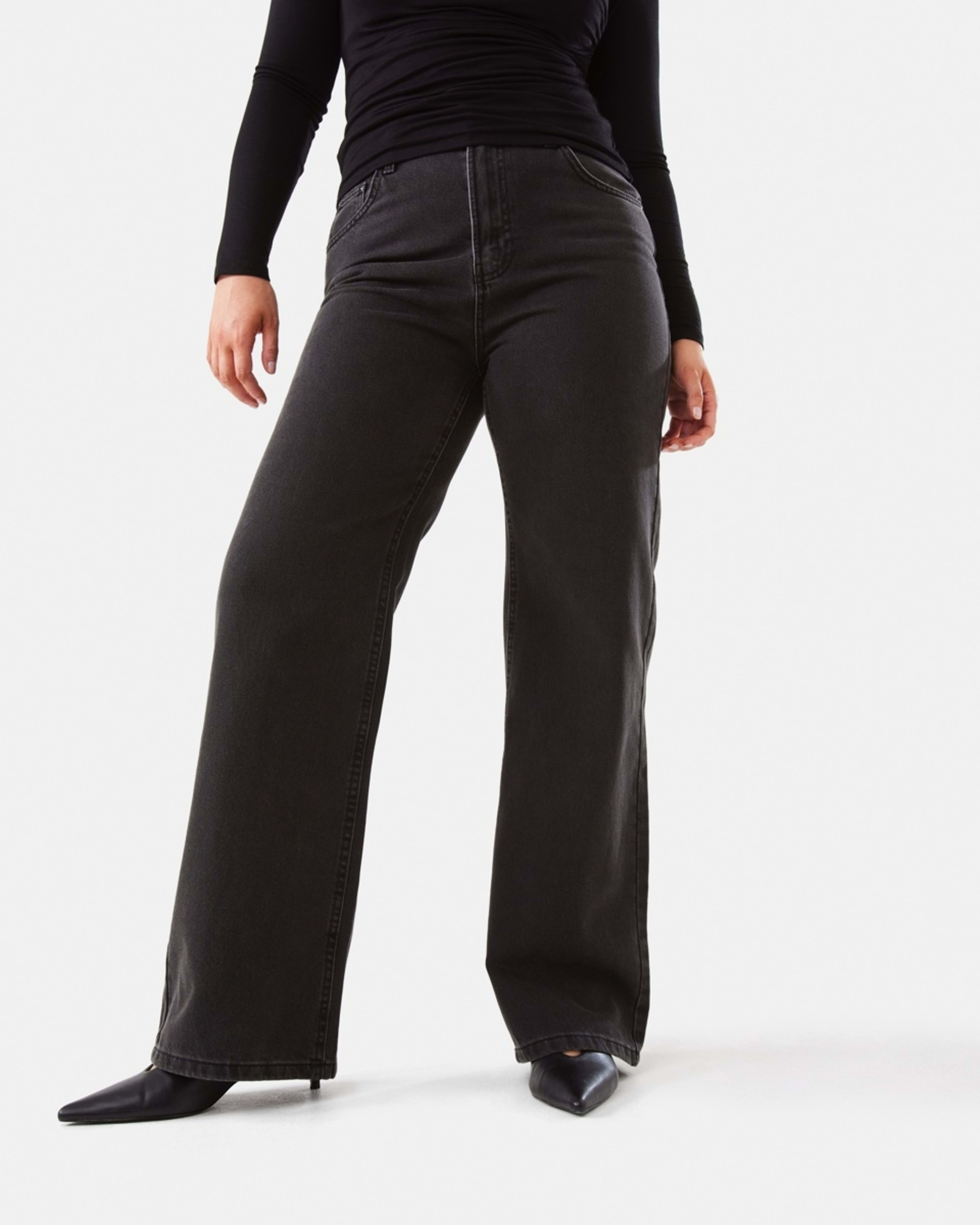 1 Straight Leg Jeans DARK WASH