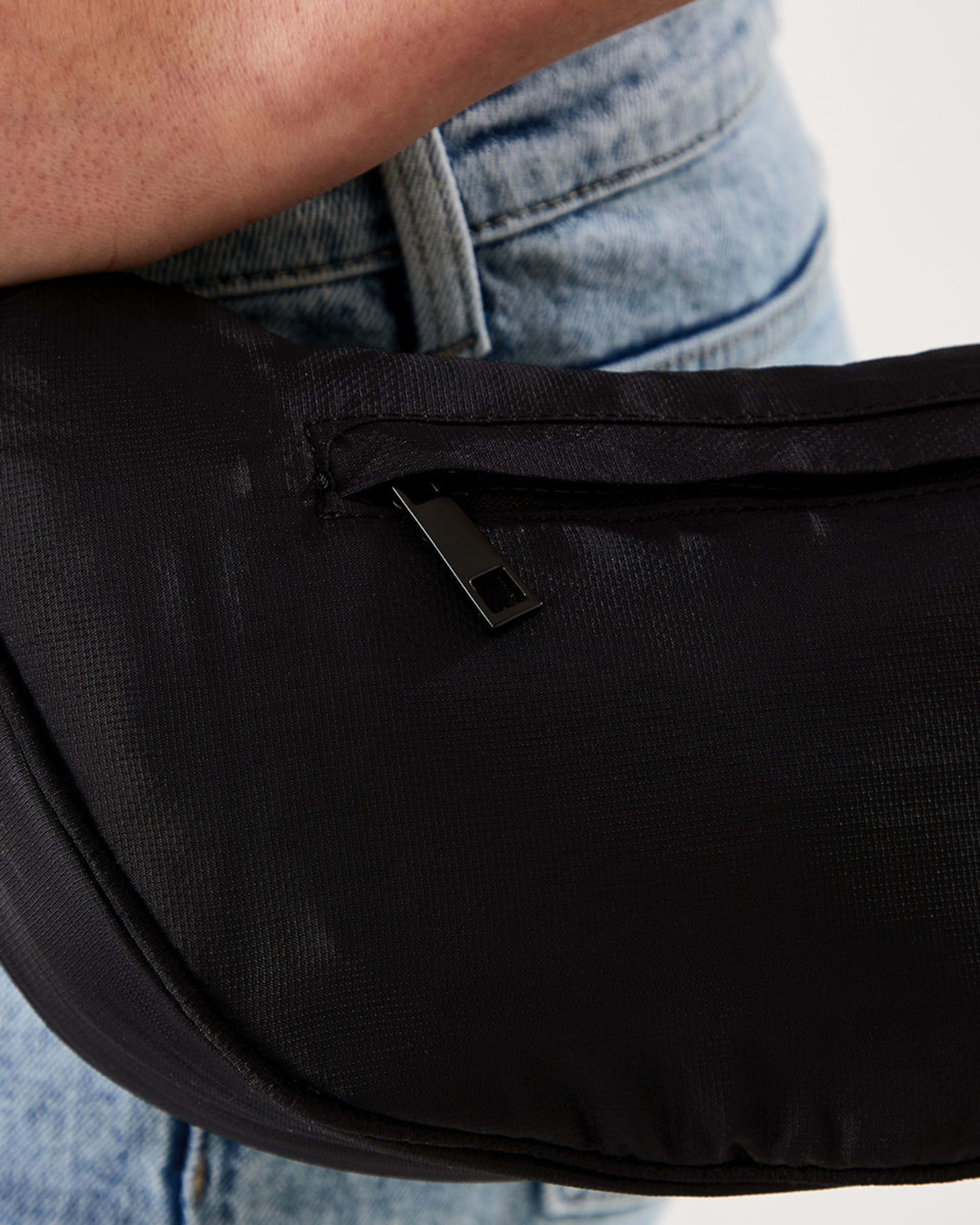6 Urban Crescent Sling Bag BLACK, 6 of 6