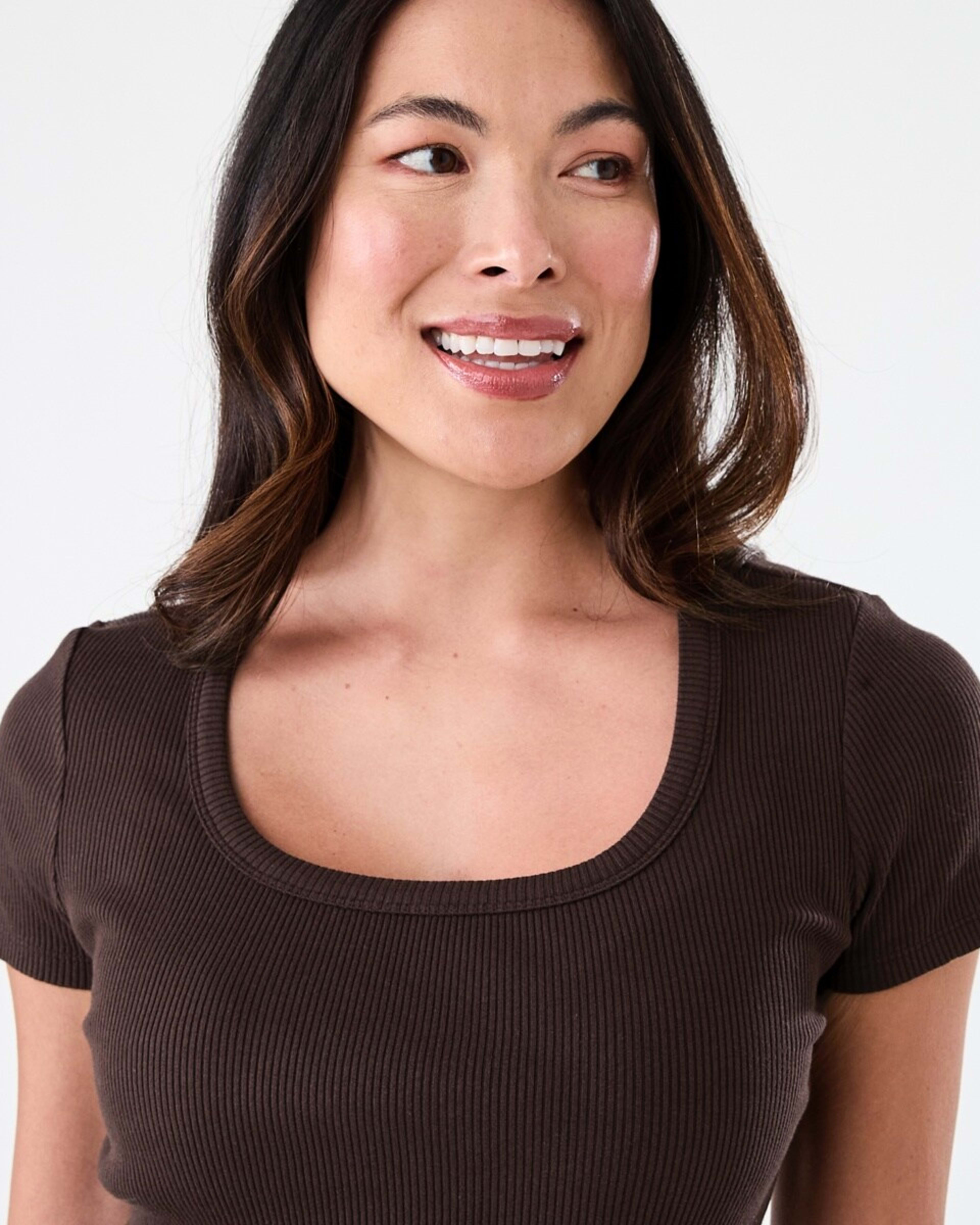 4 Short Sleeve Rib Square Neck T-shirt Melt Brown, 4 of 5