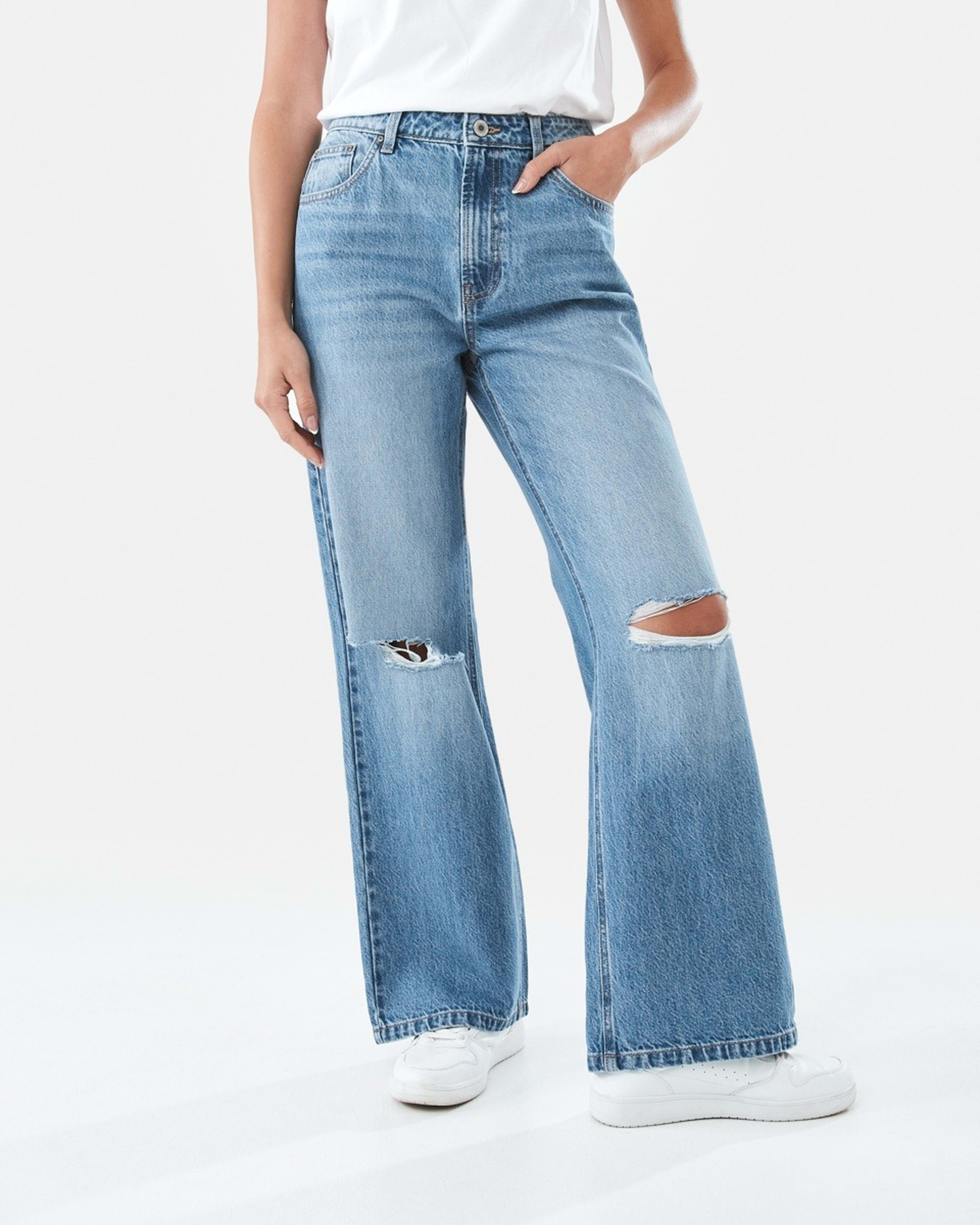 4 Distressed Straight Jeans Mid Wash, 4 of 9