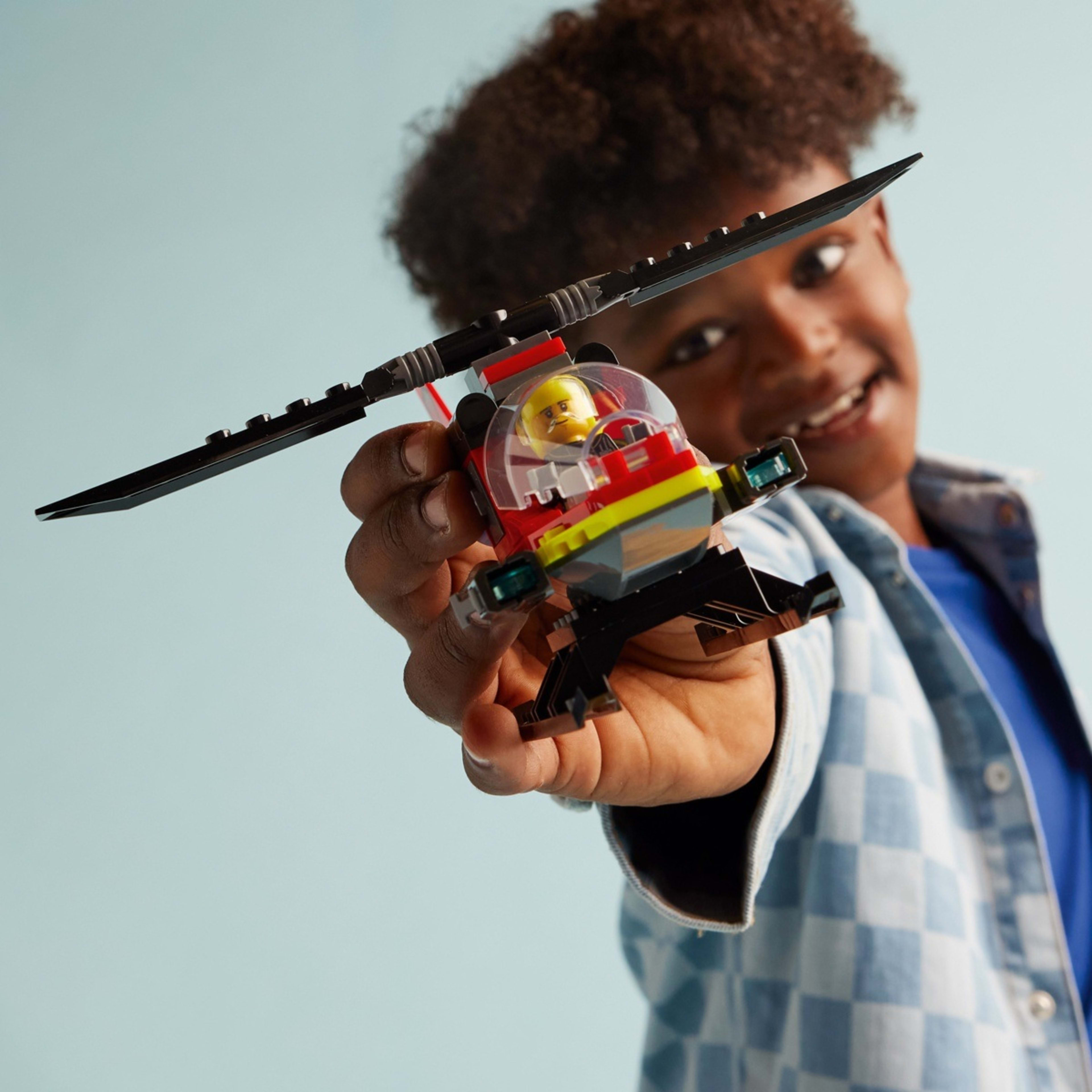 4 LEGO City Fire Rescue Helicopter 60411, 4 of 11