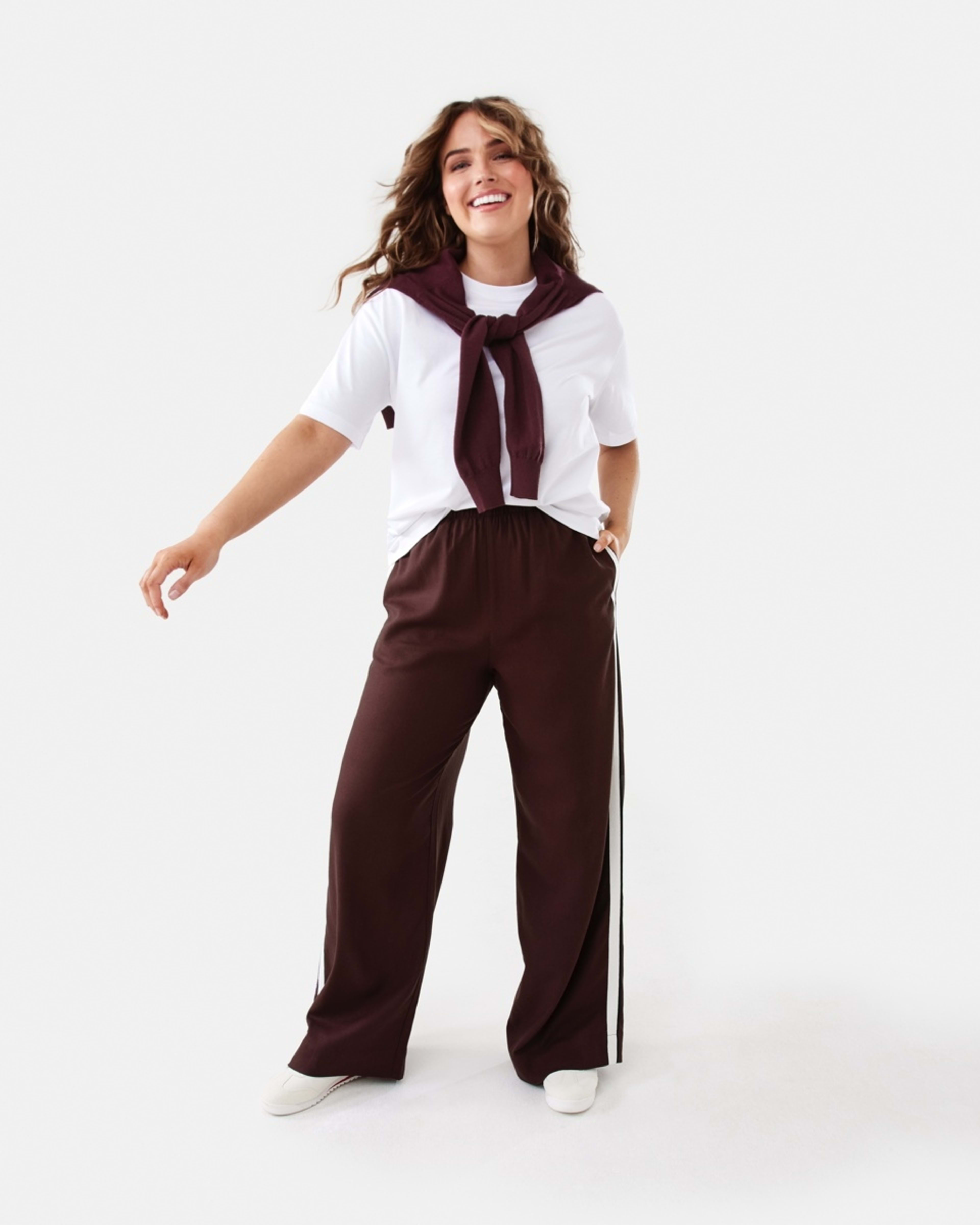 2 Wide Leg Side Tape Pants WARM MULBERRY, 2 of 6