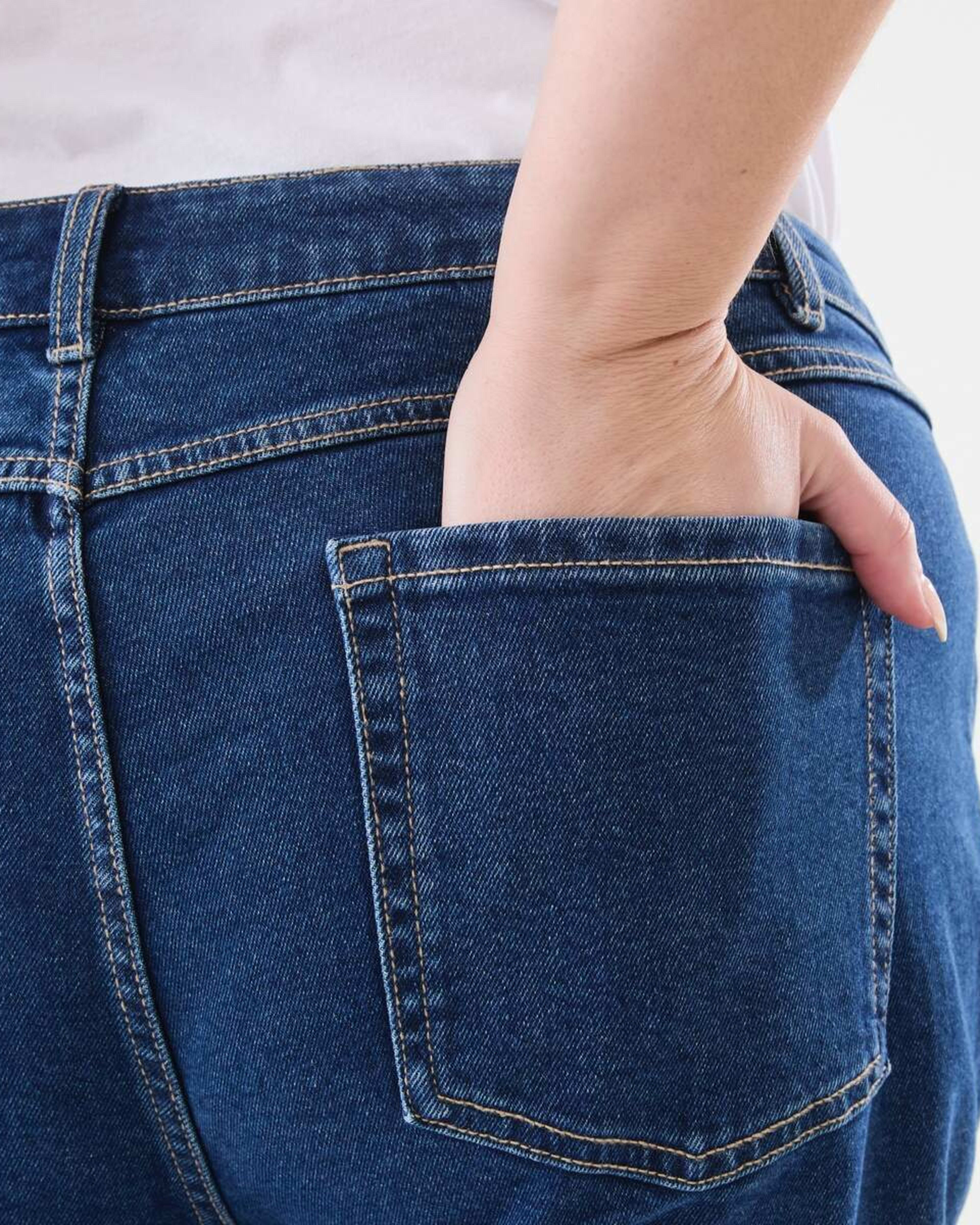 4 Curve Mum Jeans Mid Wash, 4 of 6
