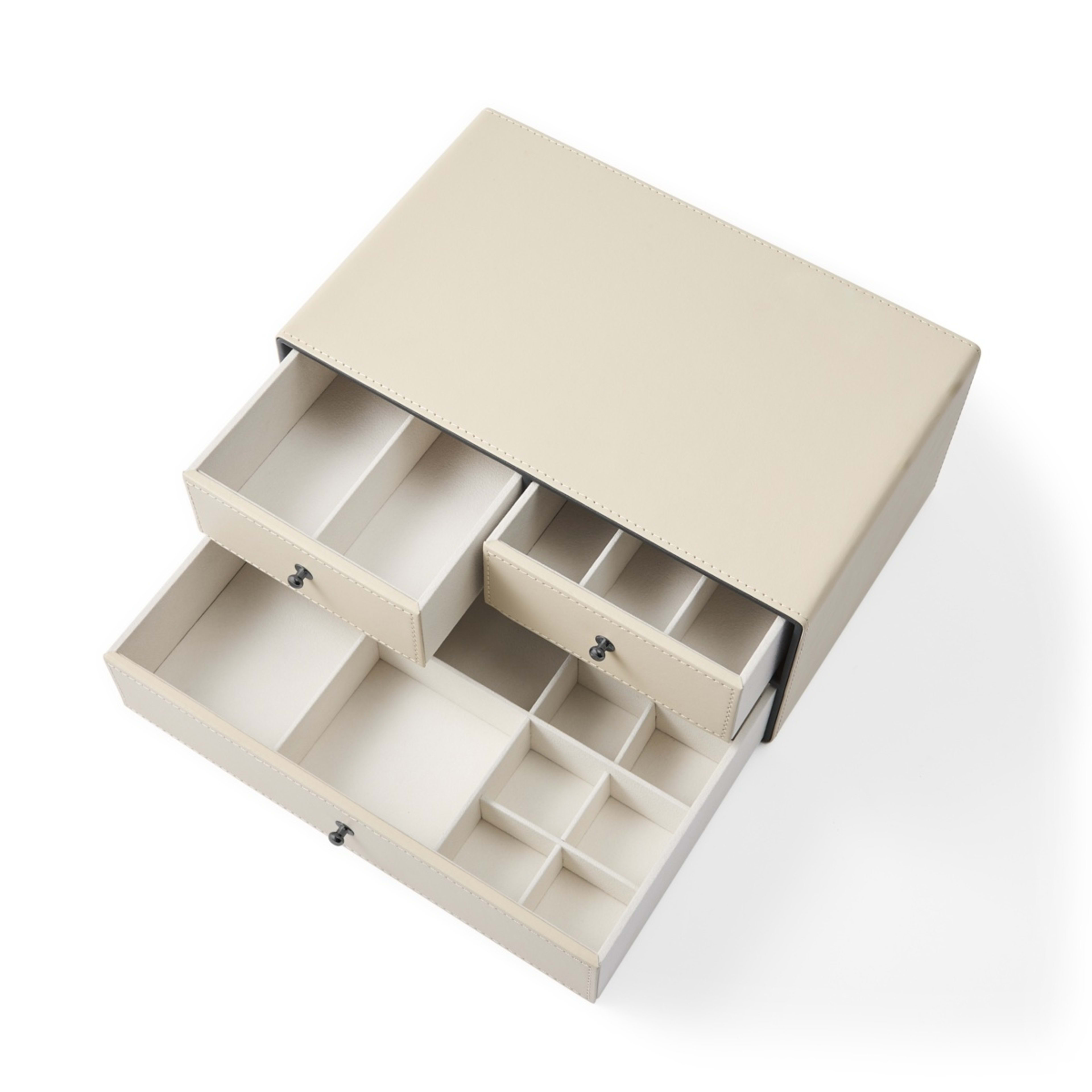 5 Lined Jewellery Box, 5 of 10