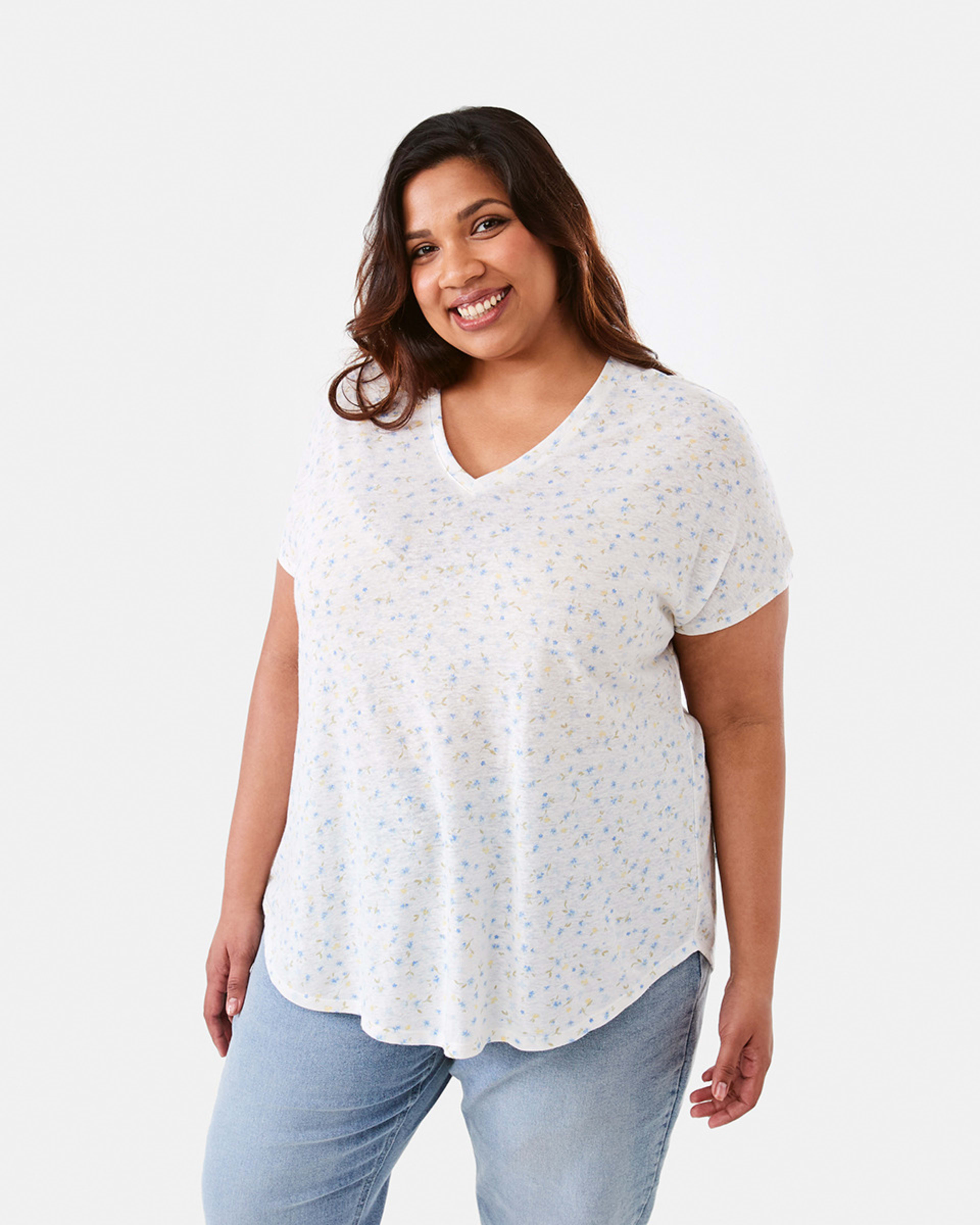 1 Curve Short Sleeve Print V-neck T-shirt Ditsy Snow White Curve
