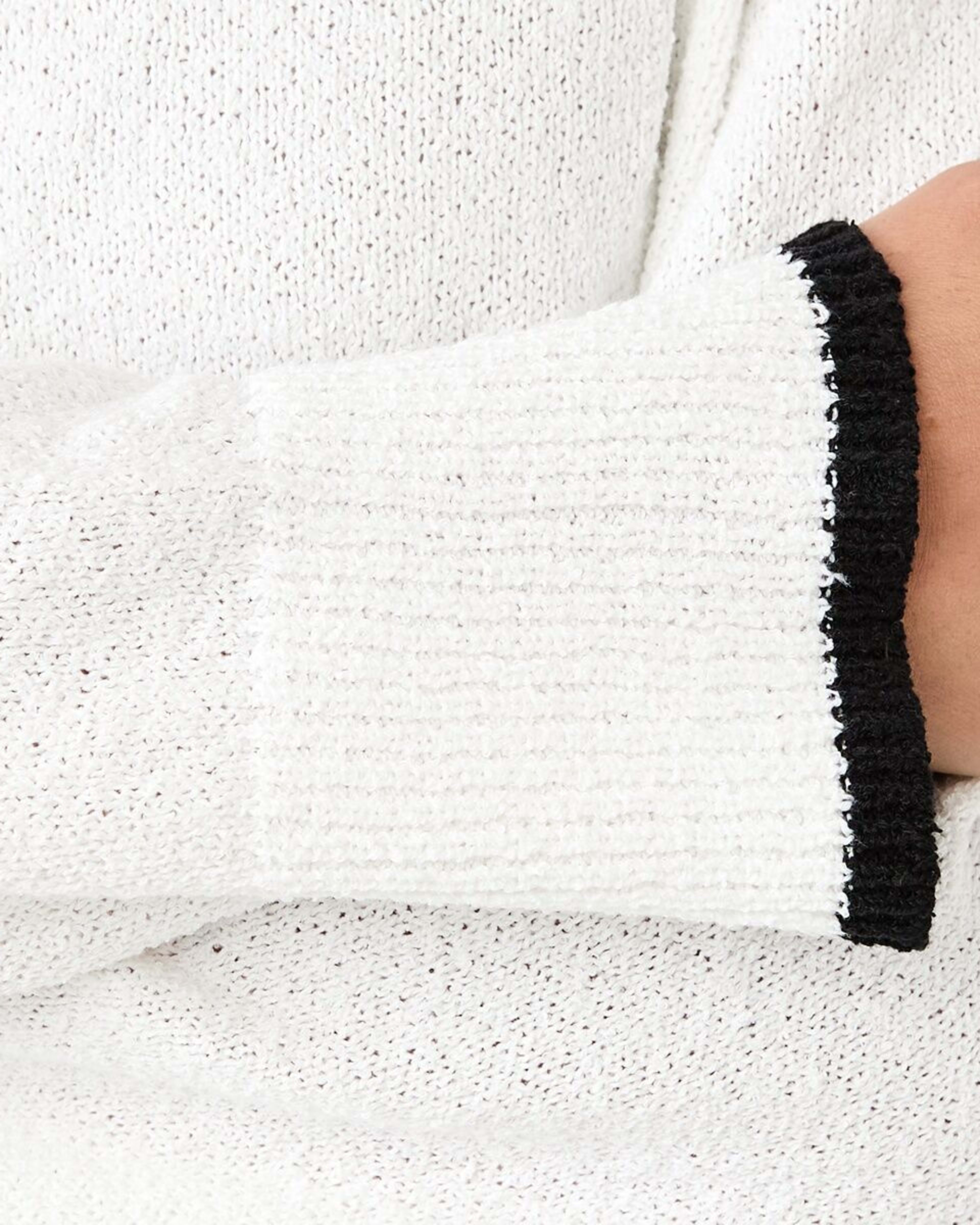 6 Contrast Crew Jumper White, 6 of 7