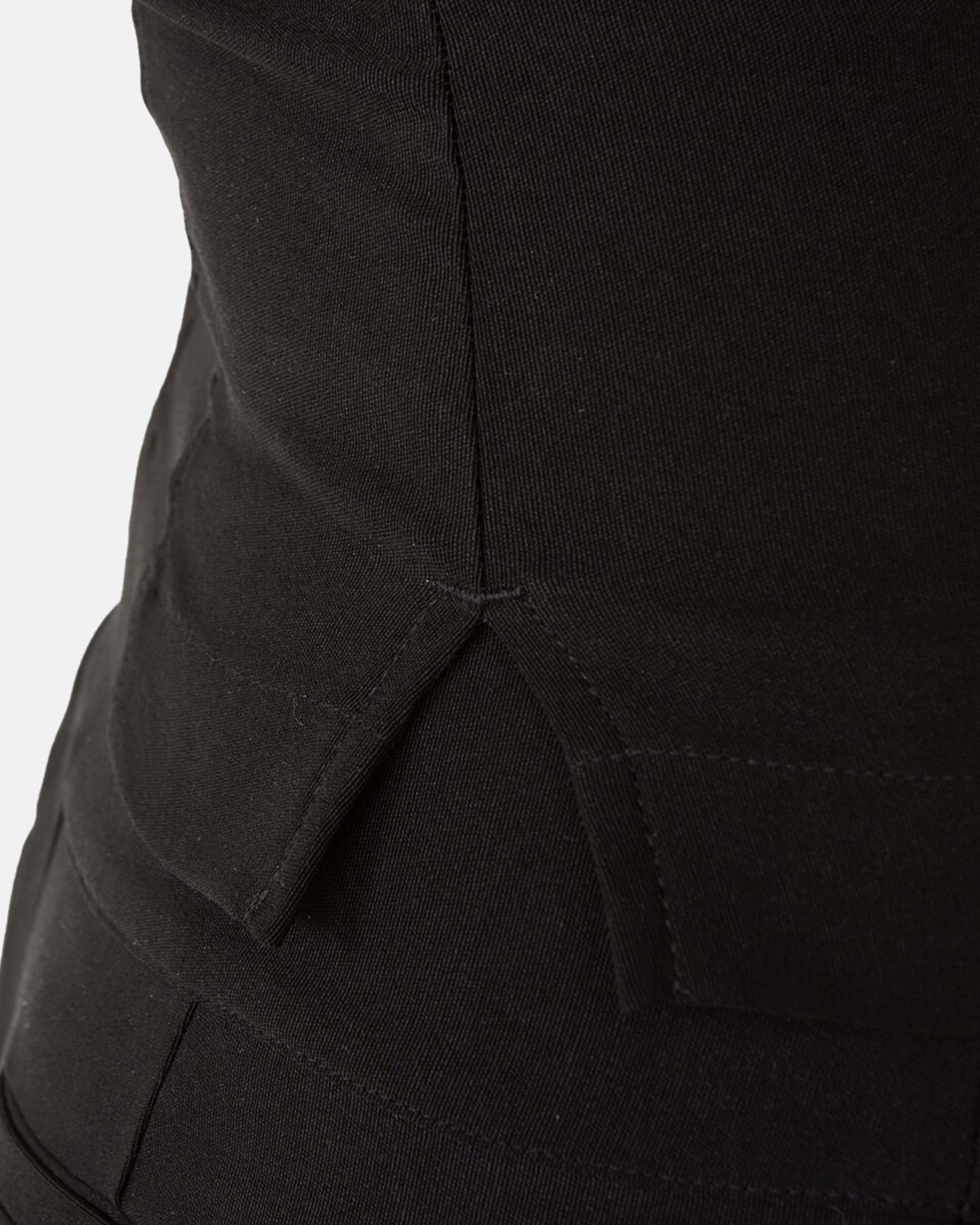 10 Sleeveless Tailored Top Black, 10 of 10