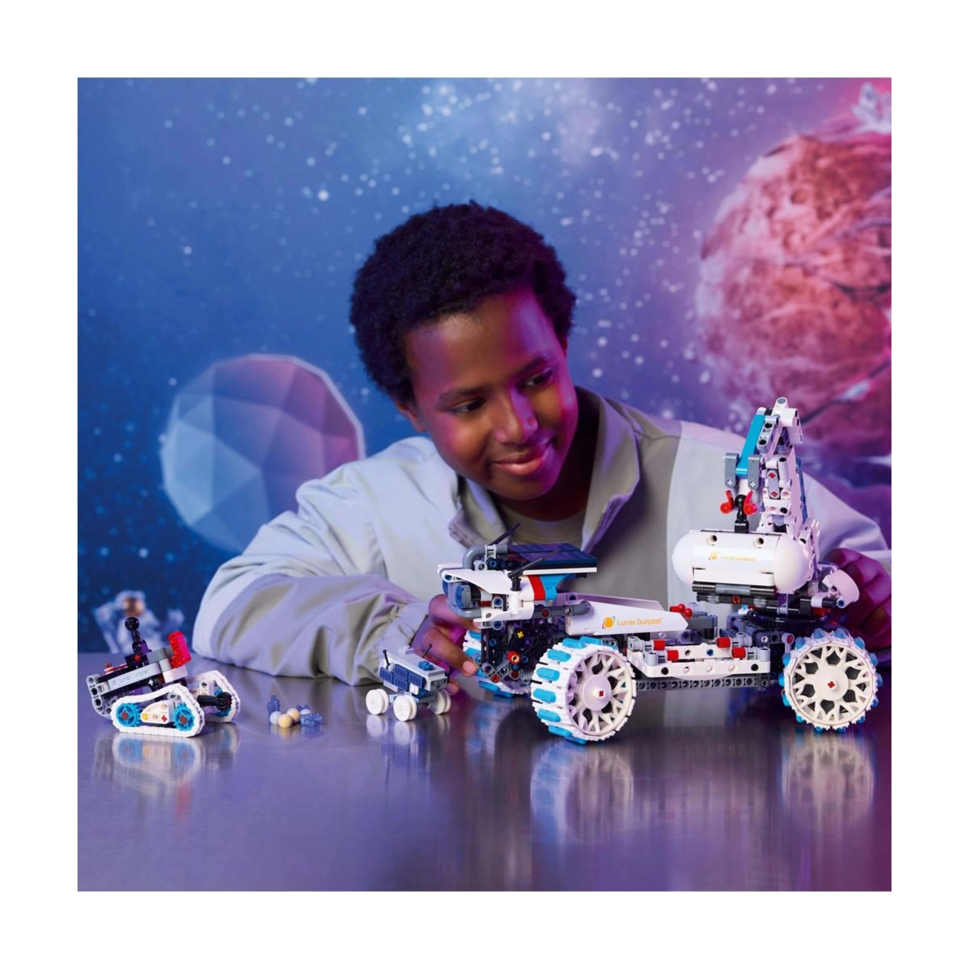 9 LEGO Technic Lunar Outpost Moon Rover Space Vehicle 42211, 9 of 10