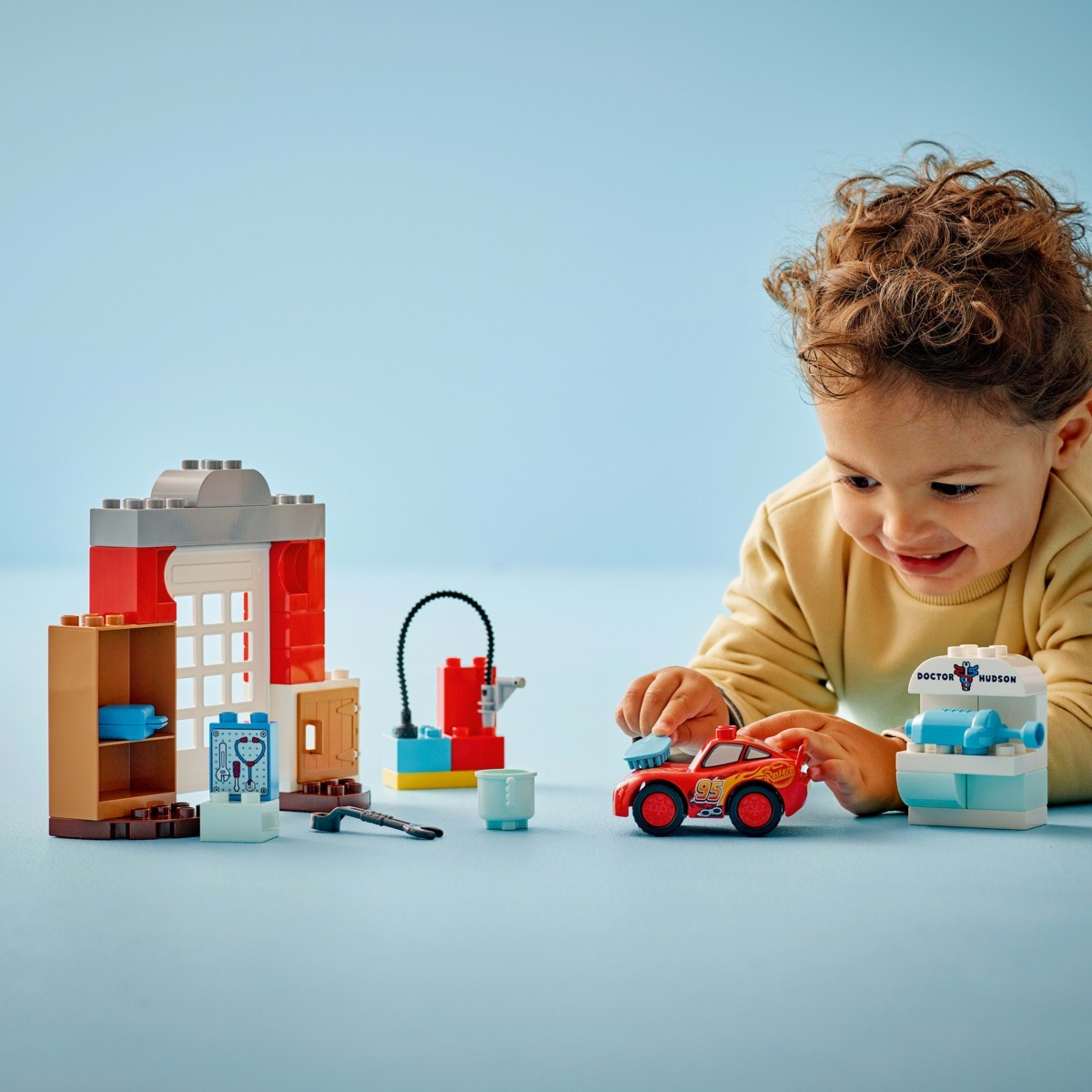 9 LEGO DUPLO Disney and Pixar Cars McQueen's Visit to Doc's Garage 10456, 9 of 11
