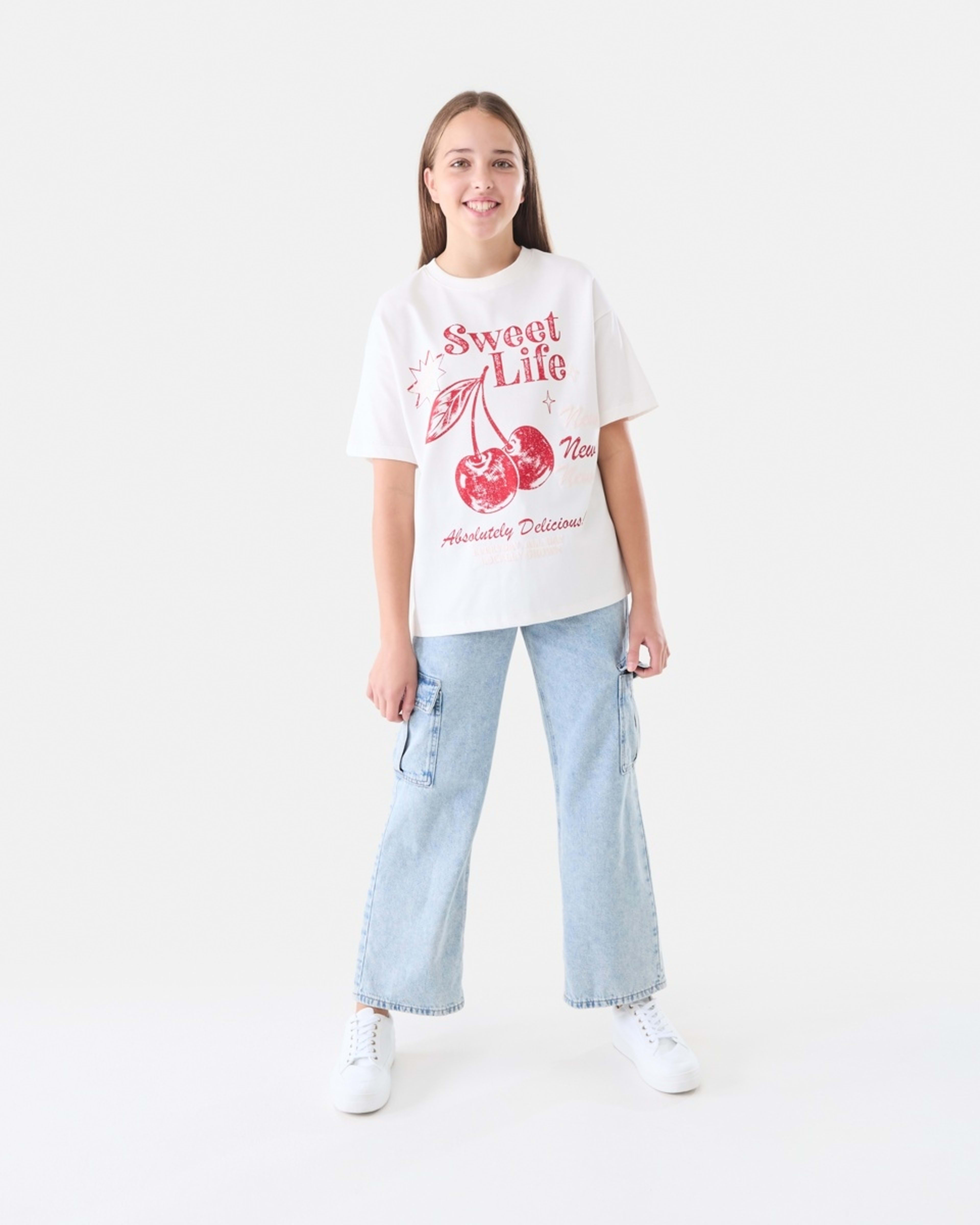 5 Oversized T-shirt Cherry, 5 of 6