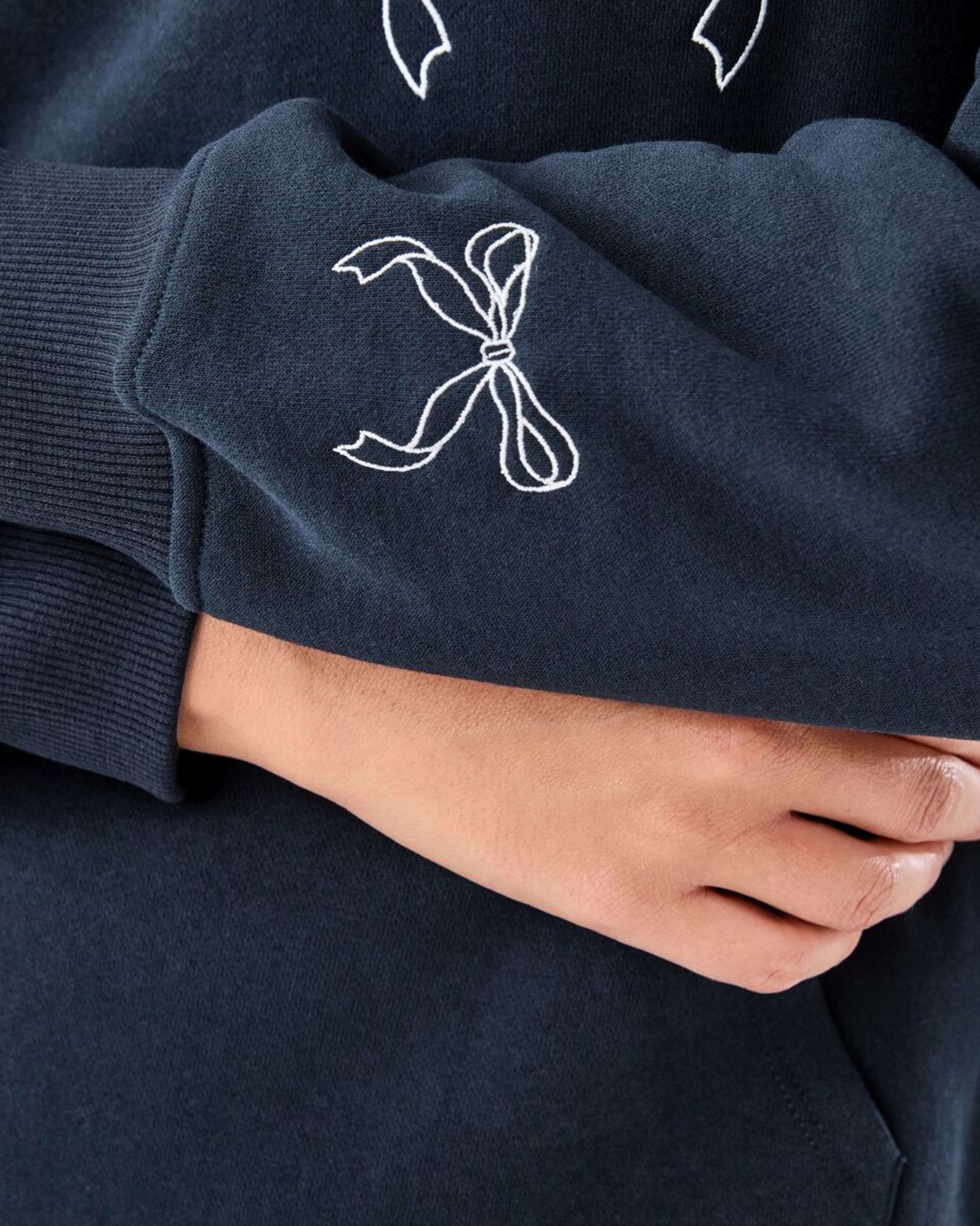6 Oversized Graphic Hoodie Paris Bow, 6 of 7