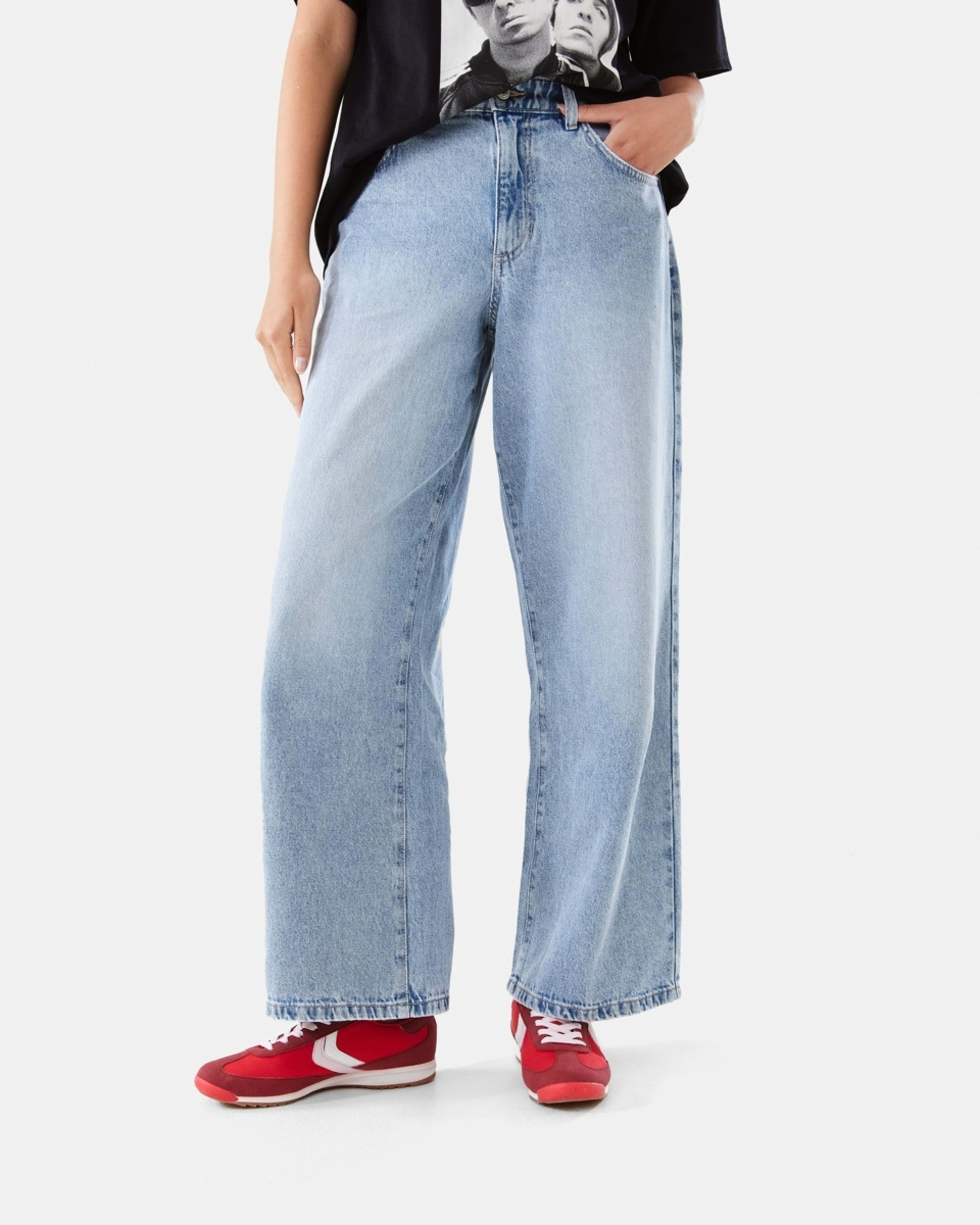 1 Wide Leg Jeans LIGHT WASH DENIM, 1 of 9