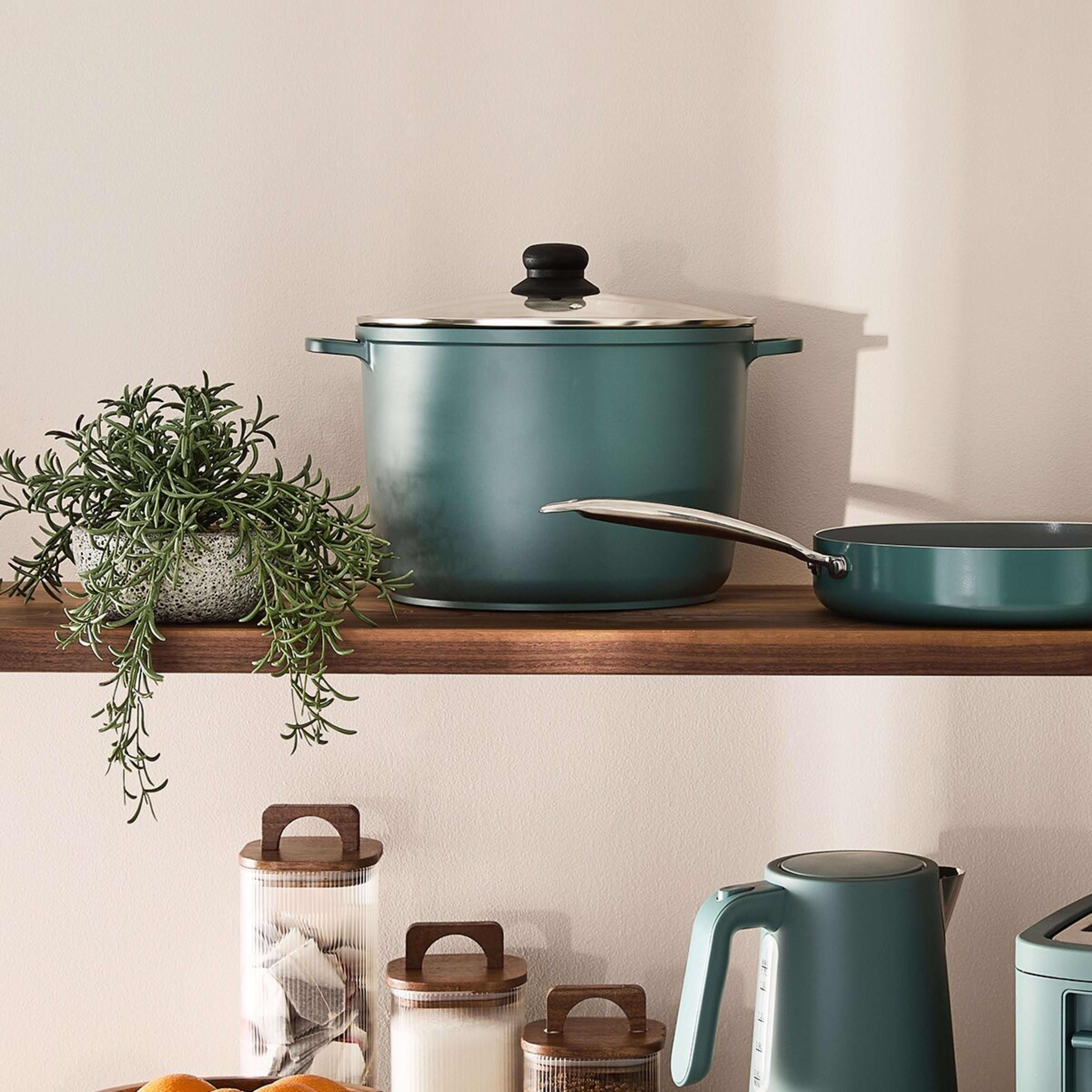 7 10L Green Cast Aluminium Stock Pot, 7 of 7