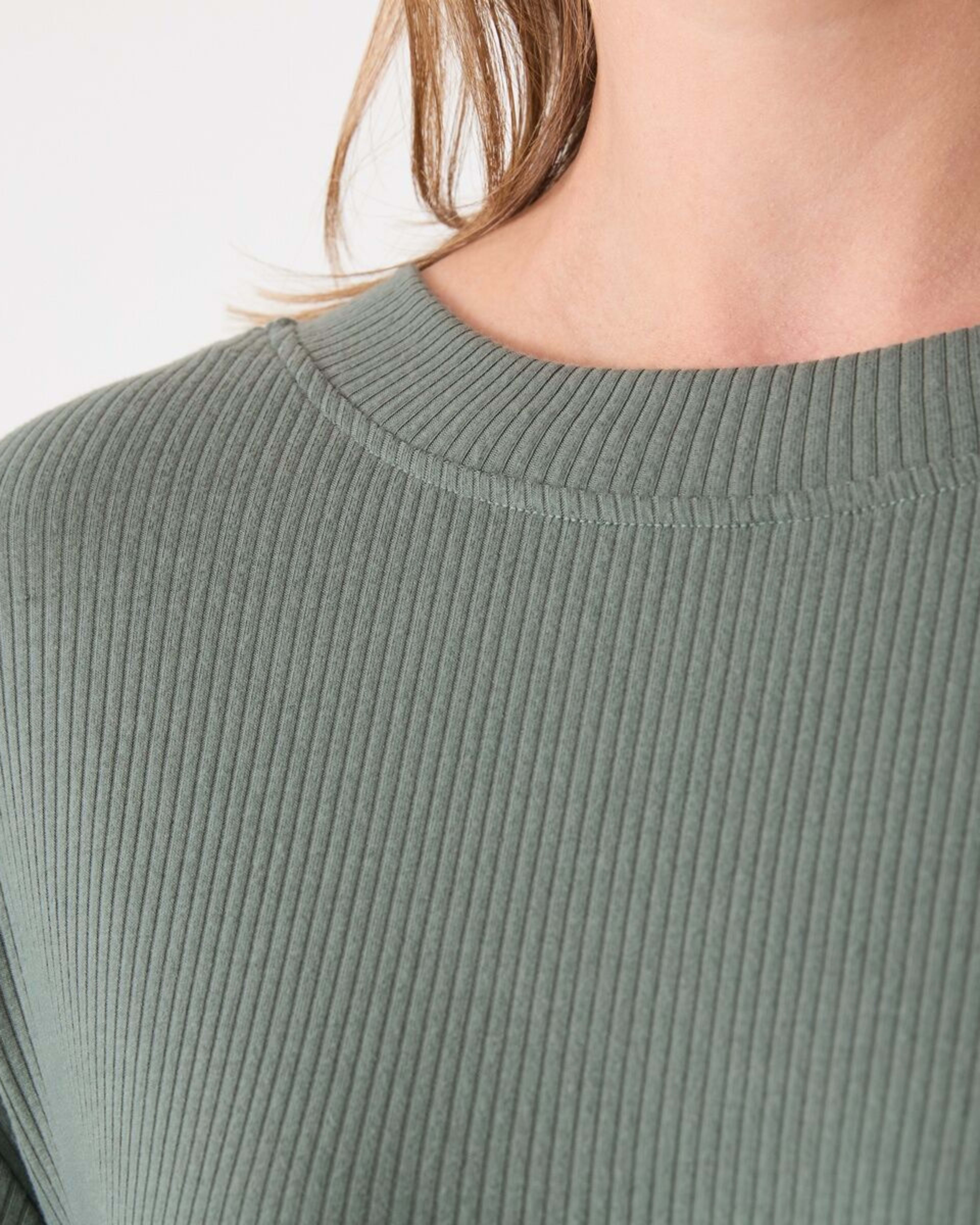 7 Brushed Rib Reversible Top Smke Green, 7 of 8