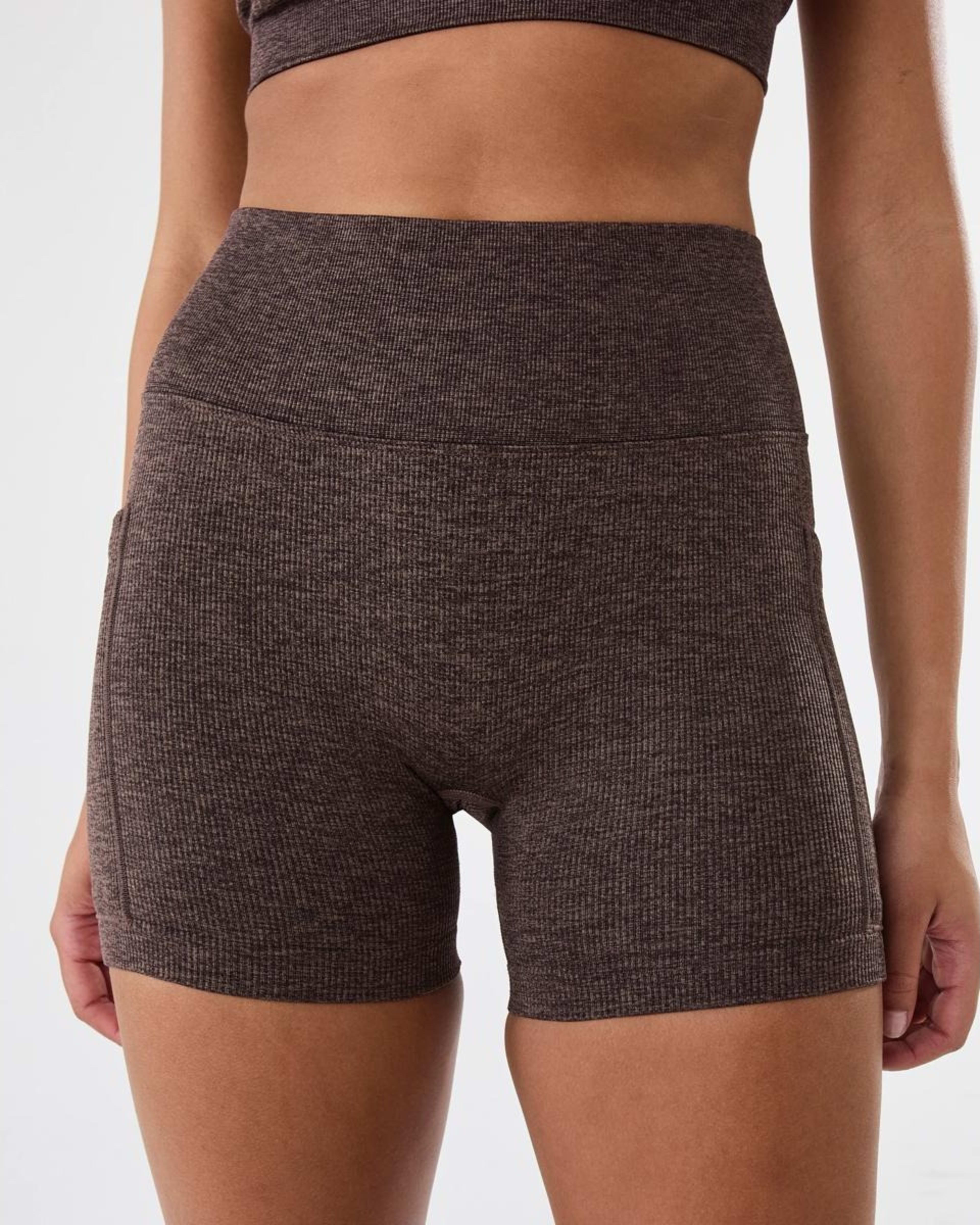 1 Active Womens Seamfree Pocket Bike Shorts Drk Espres, 1 of 7