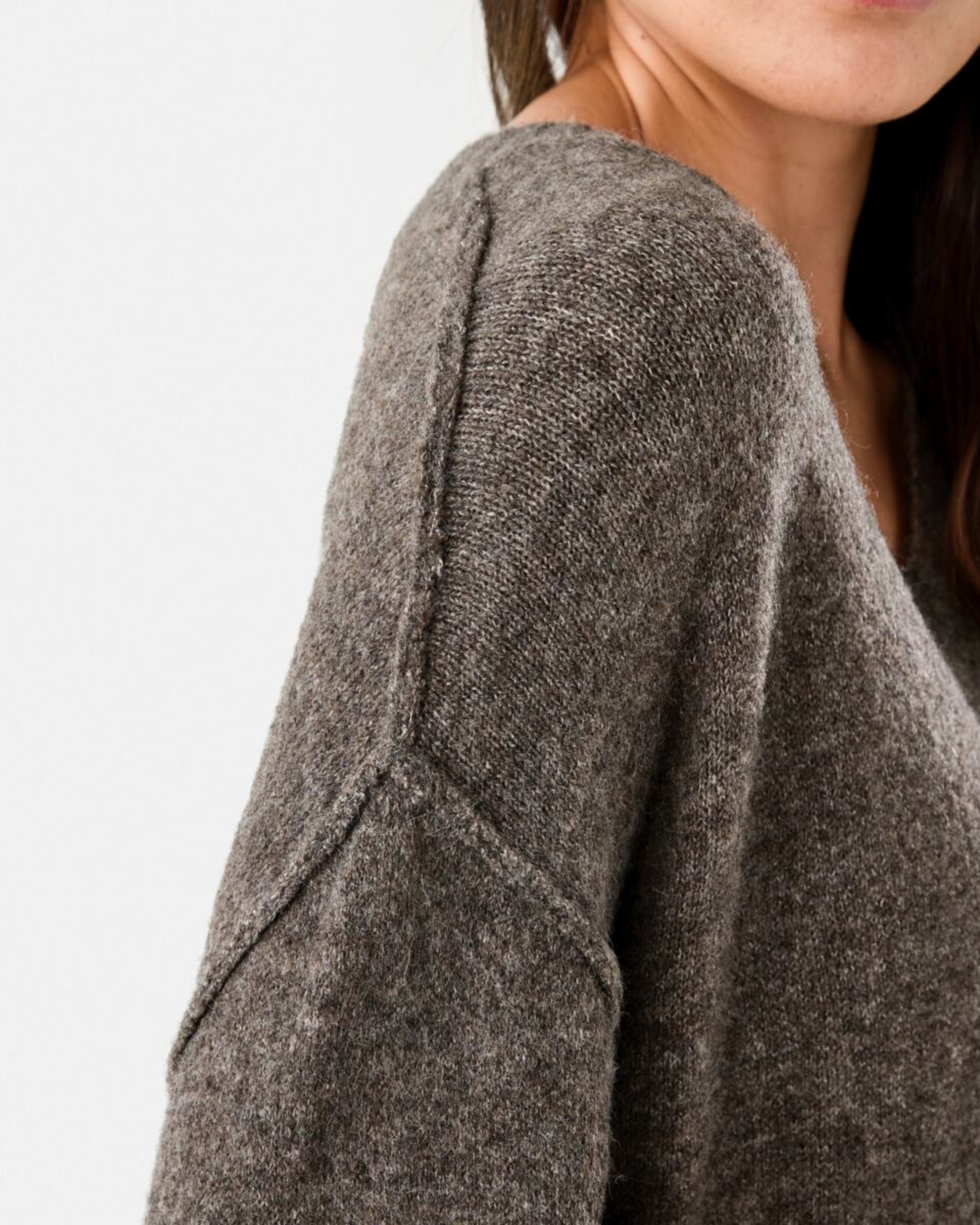 5 Long Sleeve V-Neck Sweater Mini Dress Brown Strp, 5 of 6