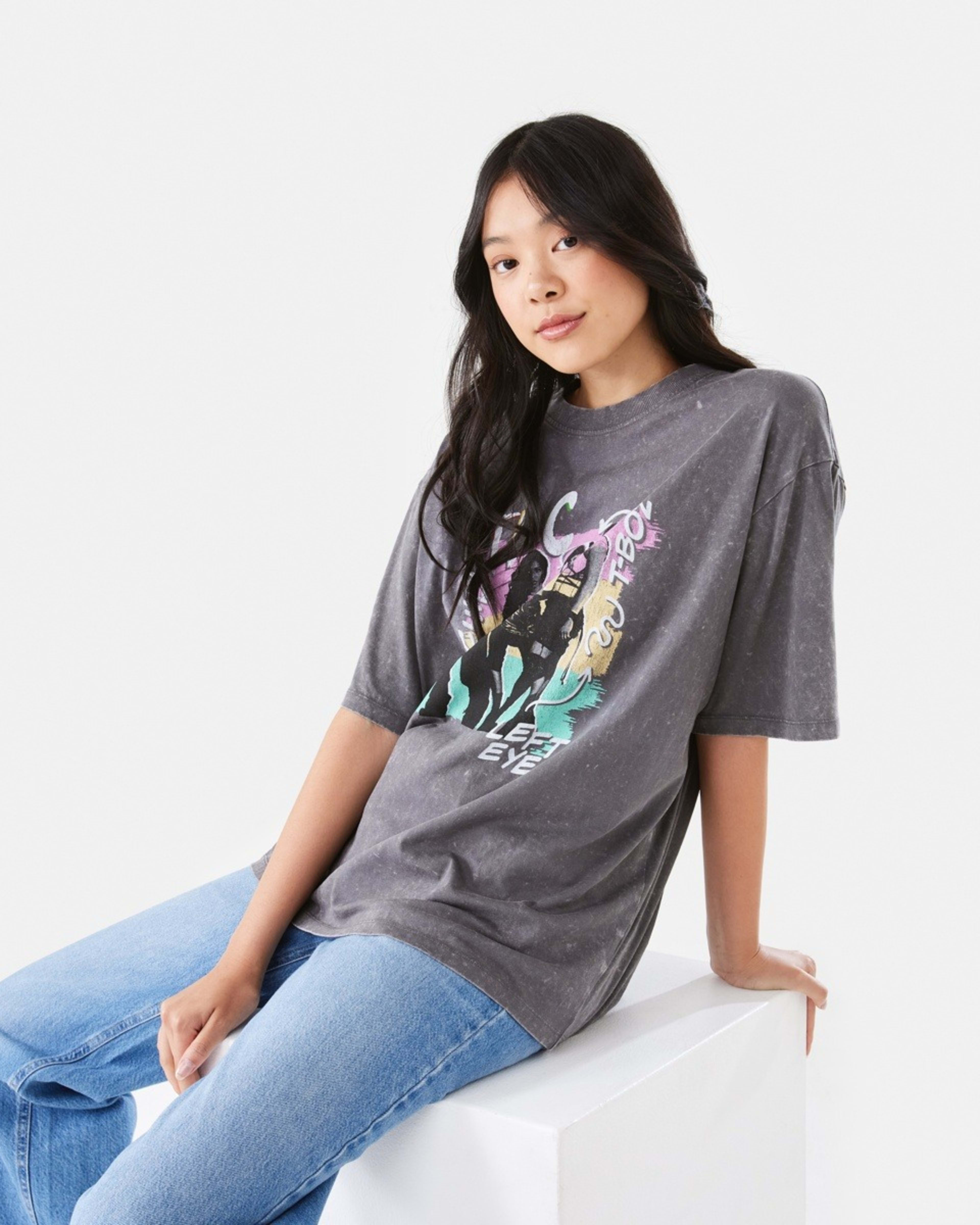 9 TLC License Short Sleeve Oversized T-shirt TLC LIGHT GREY WASH, 9 of 9