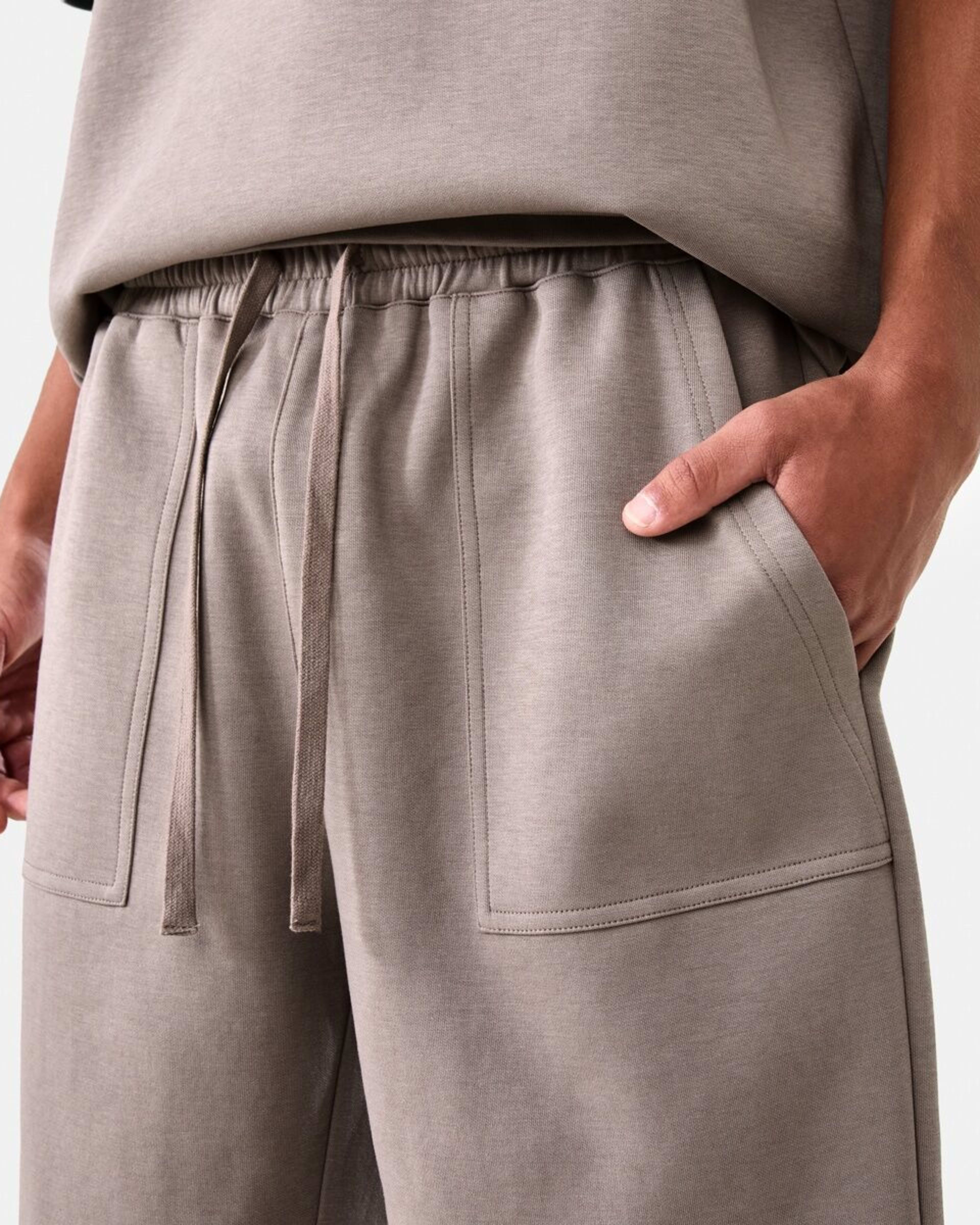 6 Elastic Waist Interlock Knit Shorts DRIFT BROWN, 6 of 7